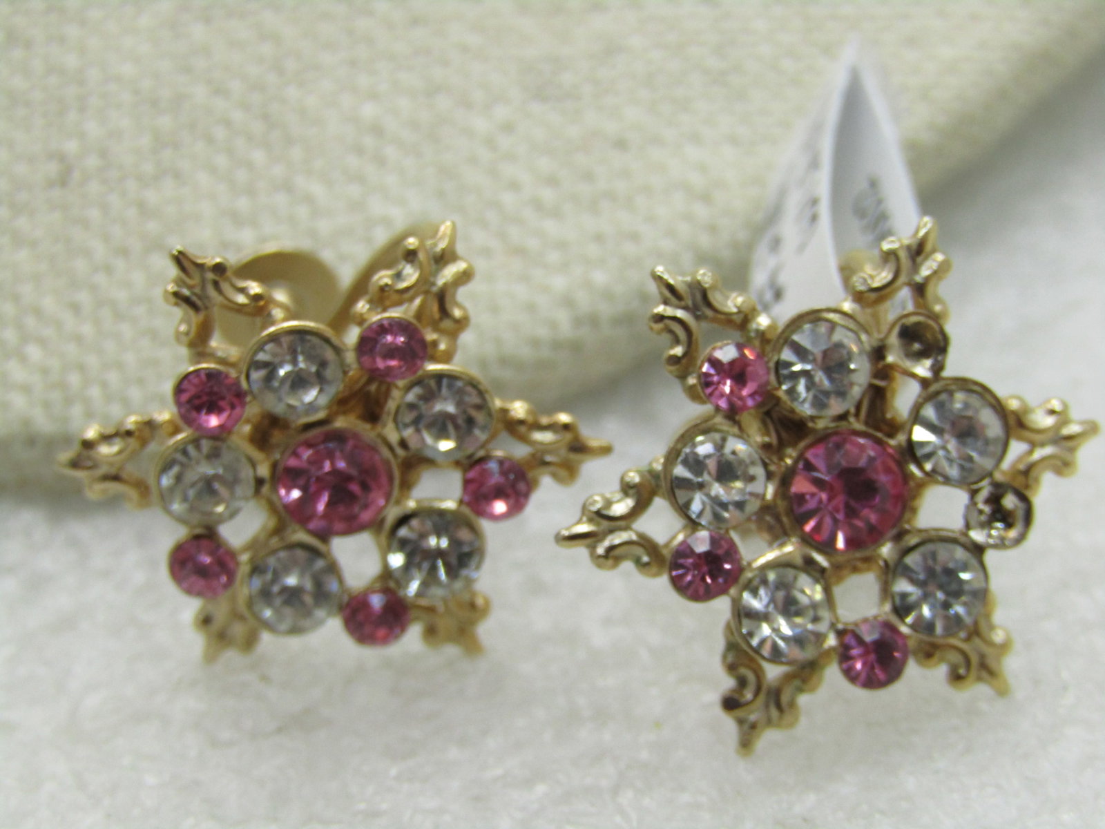 Vintage Pink Rhinestone Star Earrings, Screw Back, 1960's. - 4