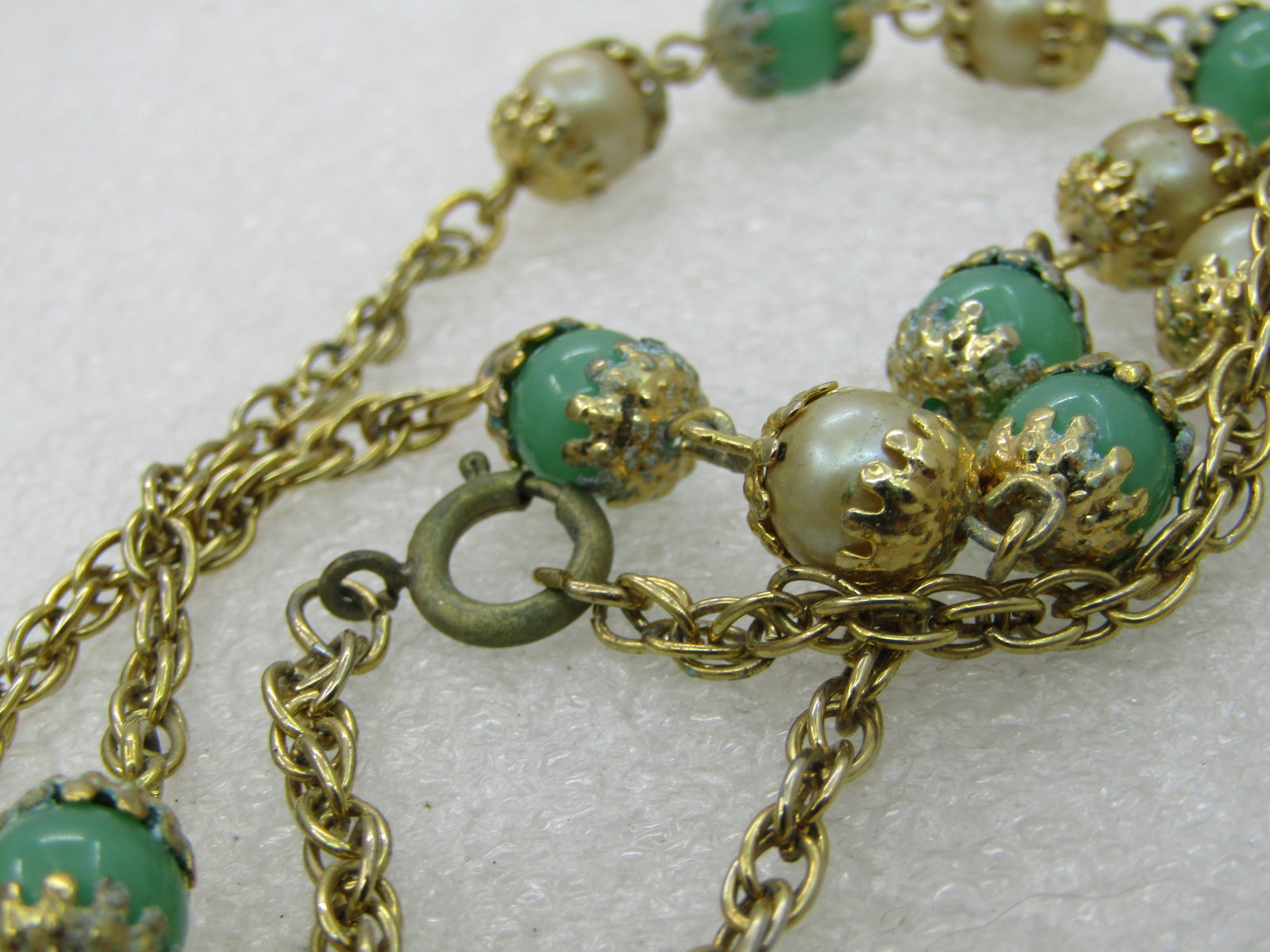 Vintage Green Glass Faux Pearl Necklace, 54", 8mm Unsigned Celebrity. - 6