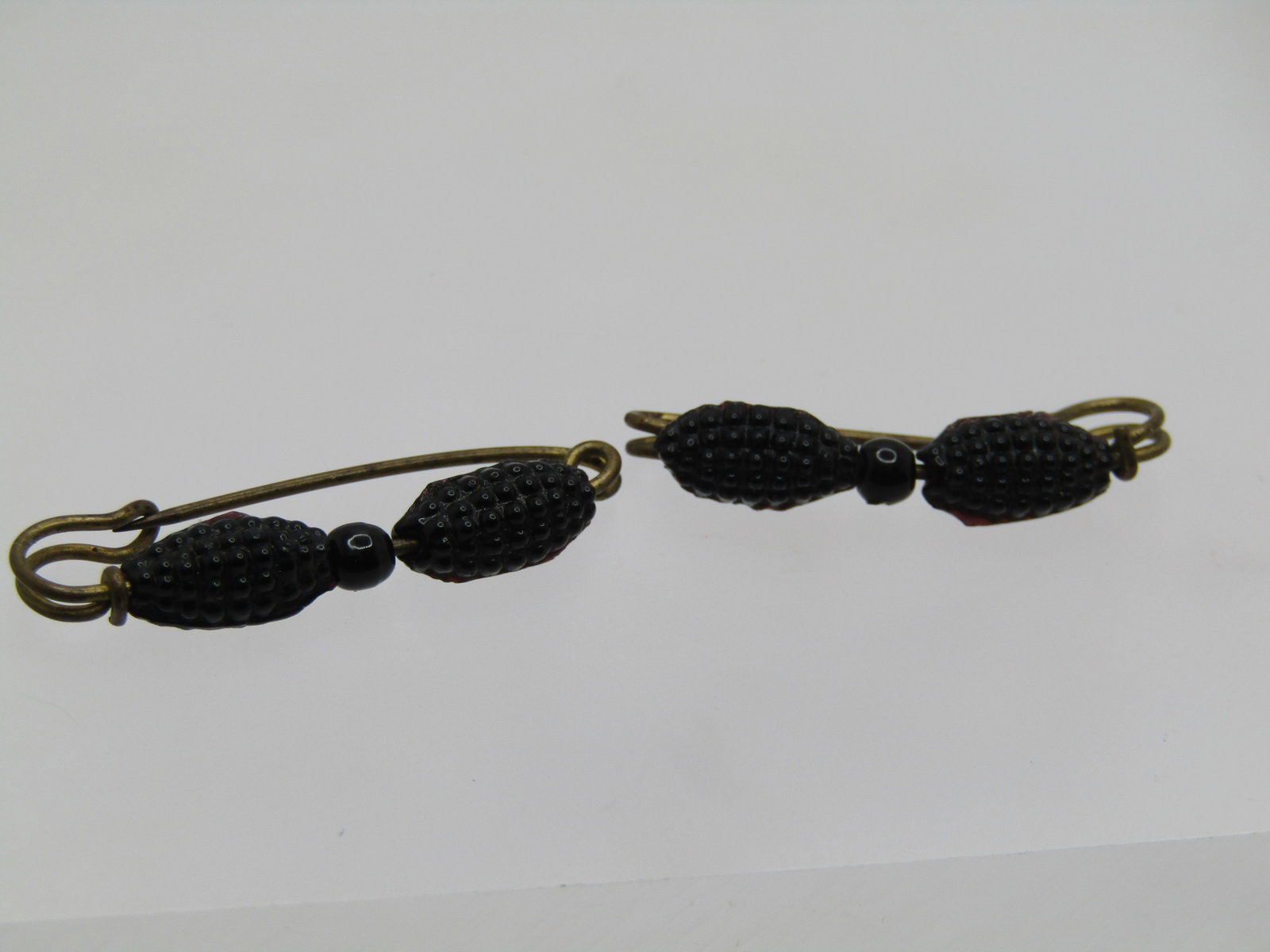 Vintage Pair of Twin Black Glass Brooches, Mourning 1.25", 1800's. - 5