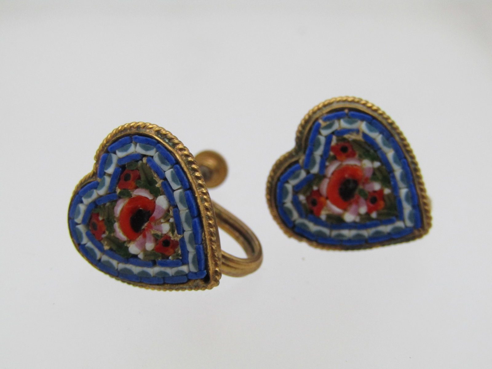 Vintage Micromosaic Heart Earrings, Screwback, 1950's-1960's, Signed FAP Italy: Title: Vintage Micromosaic Heart Earrings, Screwback, 1950's-1960's, Signed FAP Italy Description: Vintage Micromosaic Heart Earrings, Screwback, 1950's-1960's. They are a gold tone screw back and hav