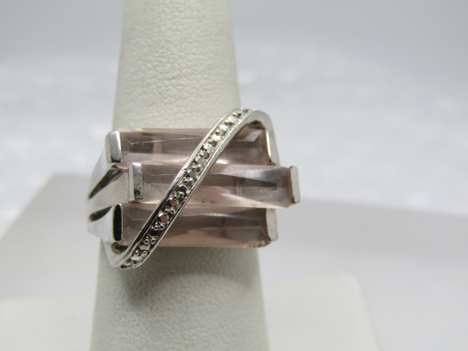 Sterling Glass Bar Ring, Pave Accent, Sz. 8.5, 1990's: Title: Sterling Glass Bar Ring, Pave Accent, Sz. 8.5, 1990's Description: Sterling Glass Bar Ring, Pave Accent, Sz. 8.5, 1990's ot slightly after. This is marked .925 with a weight of appx. 8.70 gr.
