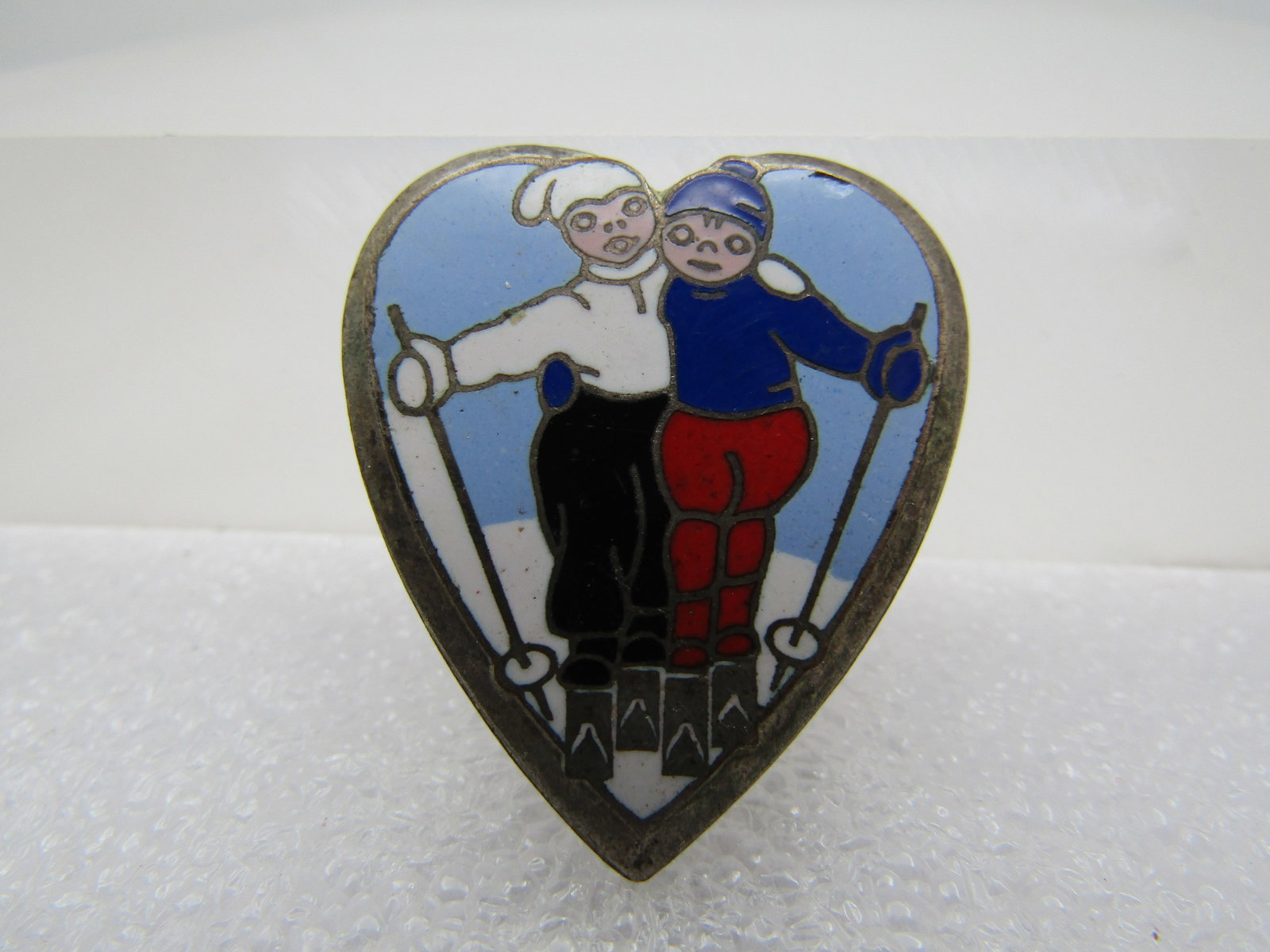 Vintage Enameled Skiing Couple Heart Brooch, 1940's-1950's (1 of 5)