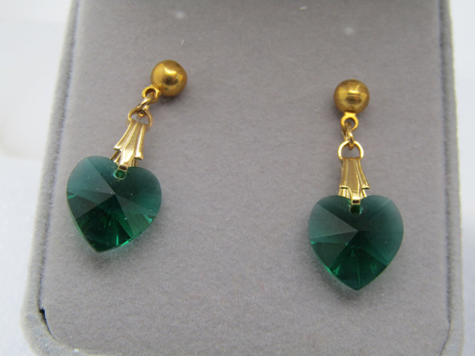Vintage Green Crystal Heart Necklace Pierced Earrings Set, 20" - 2