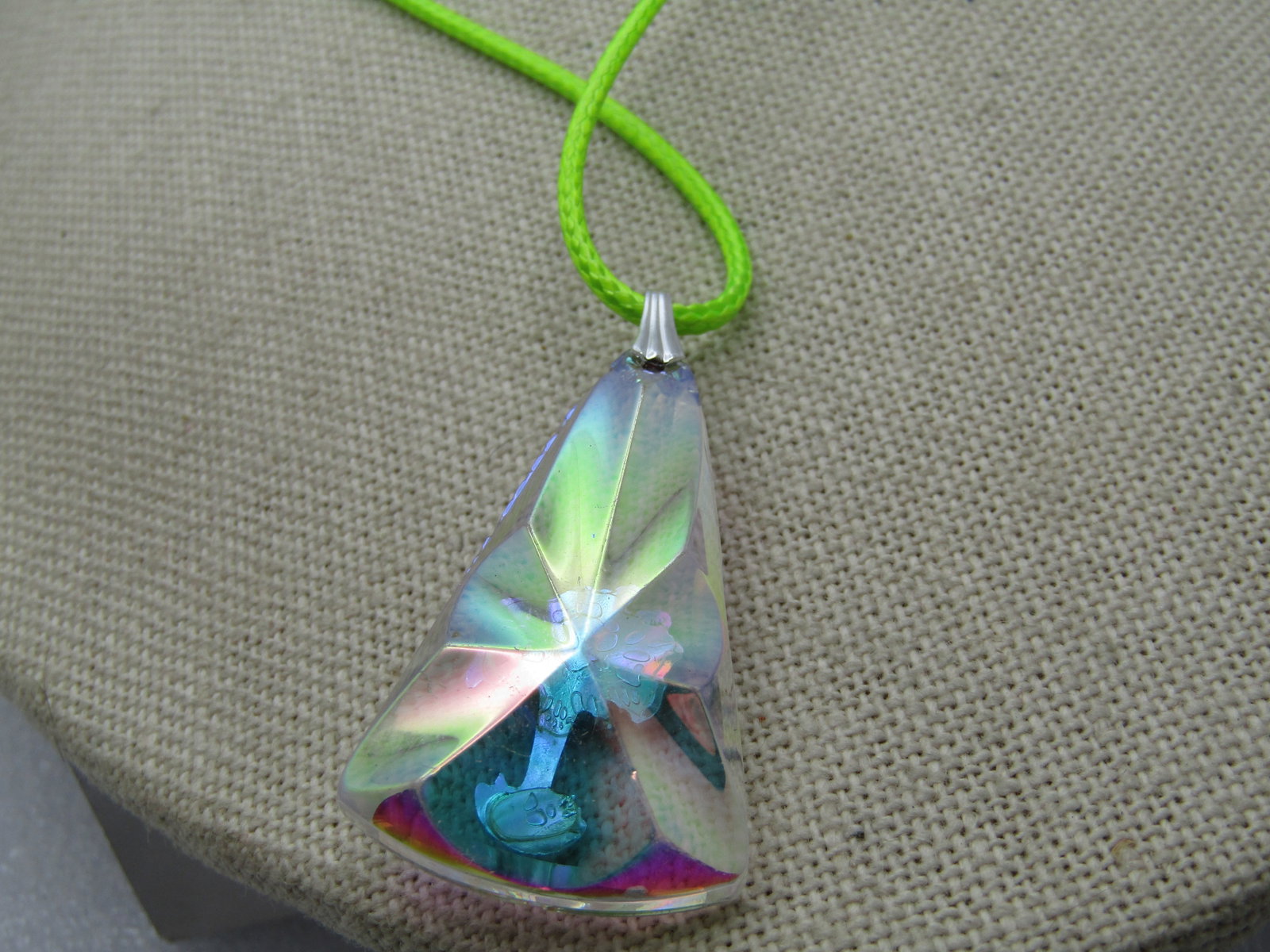 Vintage Rainbow Shimmer Palm Tree Glass Necklace, 16"-18" - 5