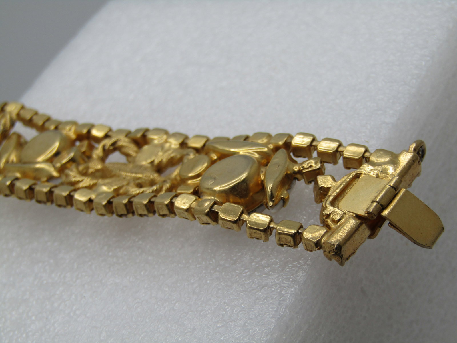 Vintage White & Honey Rhinestone Bracelet, Glitter Glass Cabochons, 7.5", Mid-Century - 10