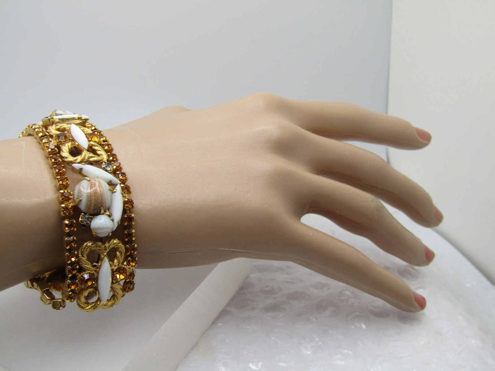 Vintage White & Honey Rhinestone Bracelet, Glitter Glass Cabochons, 7.5", Mid-Century - 5