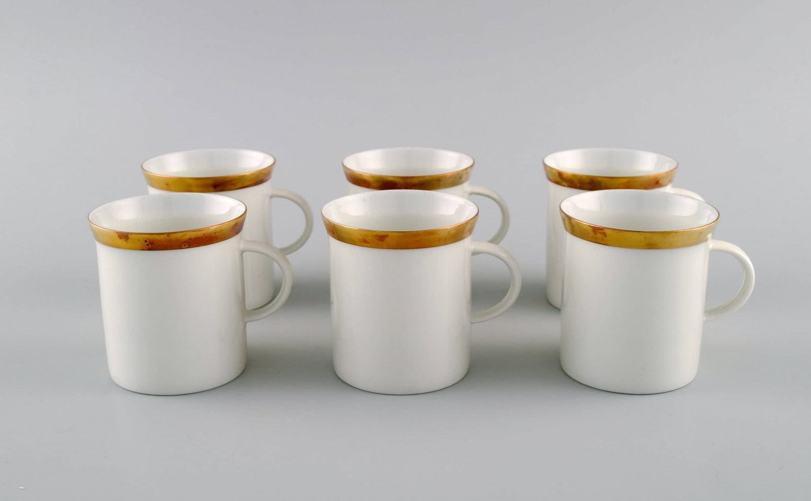 Six Rosenthal Berlin coffee cups in porcelain with gold edge. Mid-20th century.: Title: Six Rosenthal Berlin coffee cups in porcelain with gold edge. Mid-20th century. Description: Six Rosenthal Berlin coffee cups in porcelain with gold edge. Mid-20th century. Measures: 7 x 6.5 cm