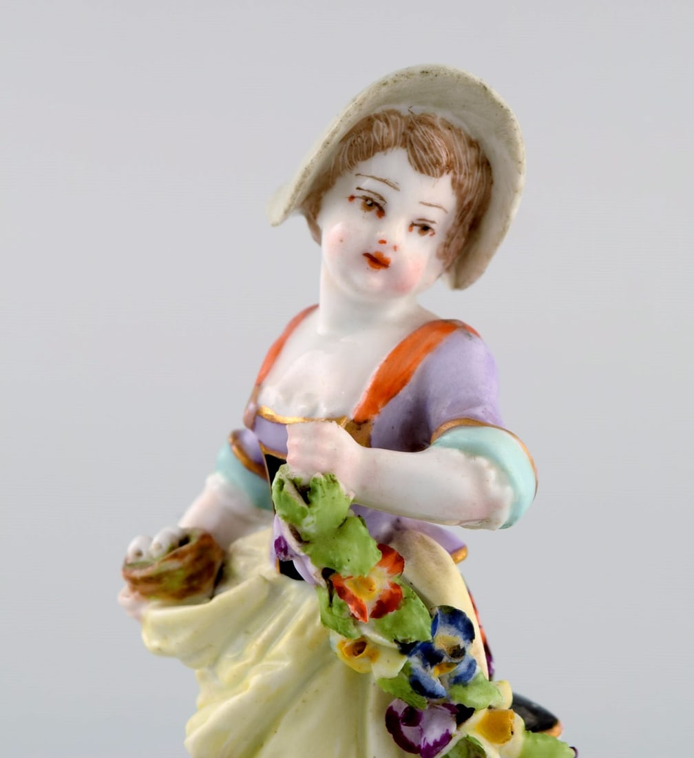 Augustus Rex, Germany. Antique hand-painted porcelain figure. Girl with flowers and fruit. 19th - 3