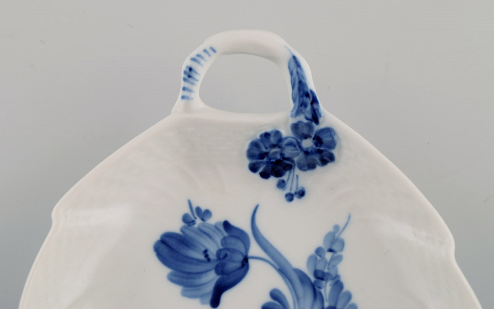 Royal Copenhagen Blue Flower Braided leaf-shaped bowl. Model number 10/1597. Dated 1969-1974. - 3