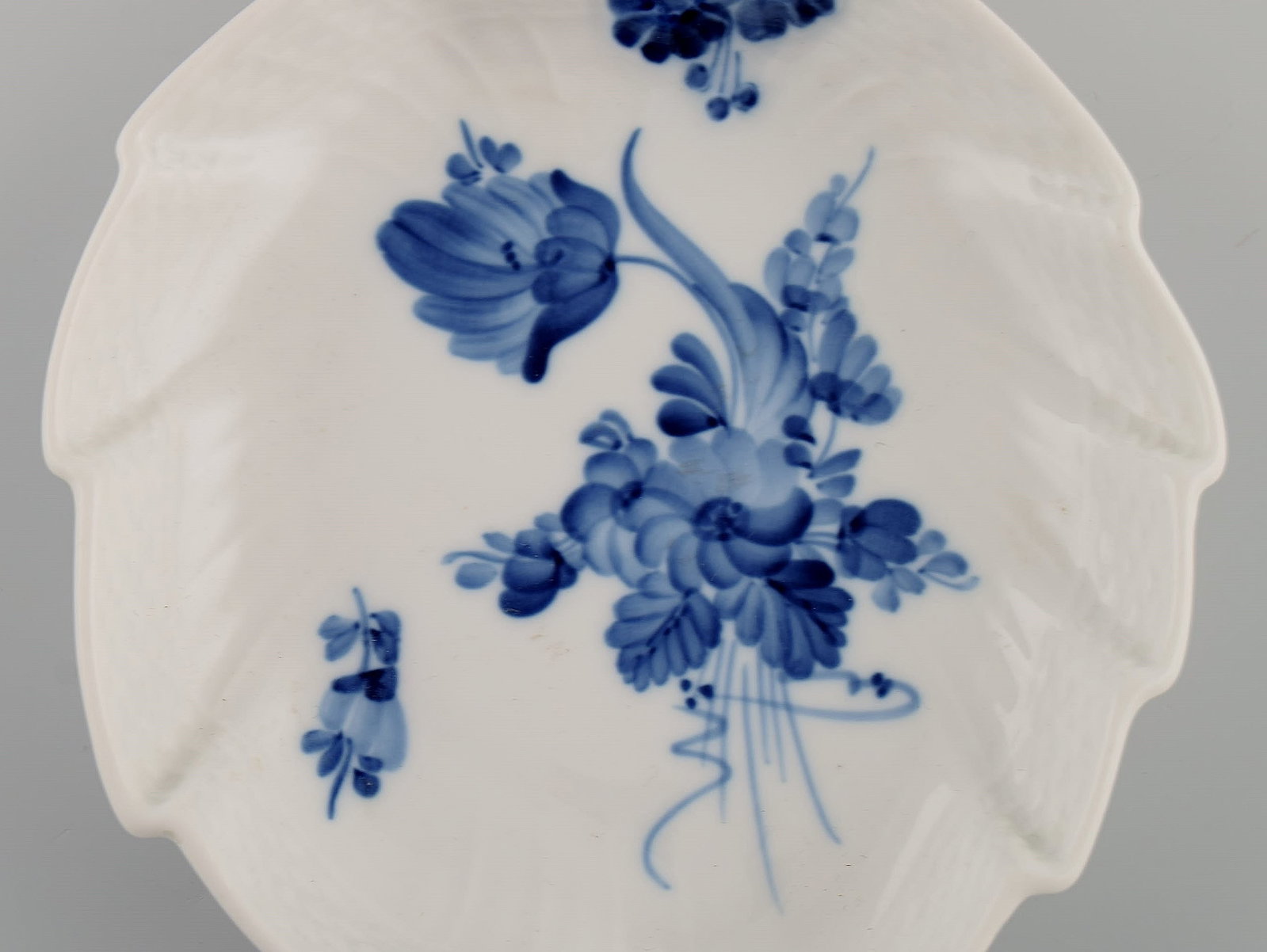 Royal Copenhagen Blue Flower Braided leaf-shaped bowl. Model number 10/1597. Dated 1969-1974. - 4