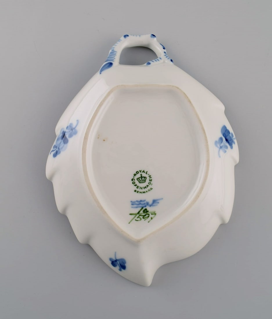 Royal Copenhagen Blue Flower Braided leaf-shaped bowl. Model number 10/1597. Dated 1969-1974. - 6