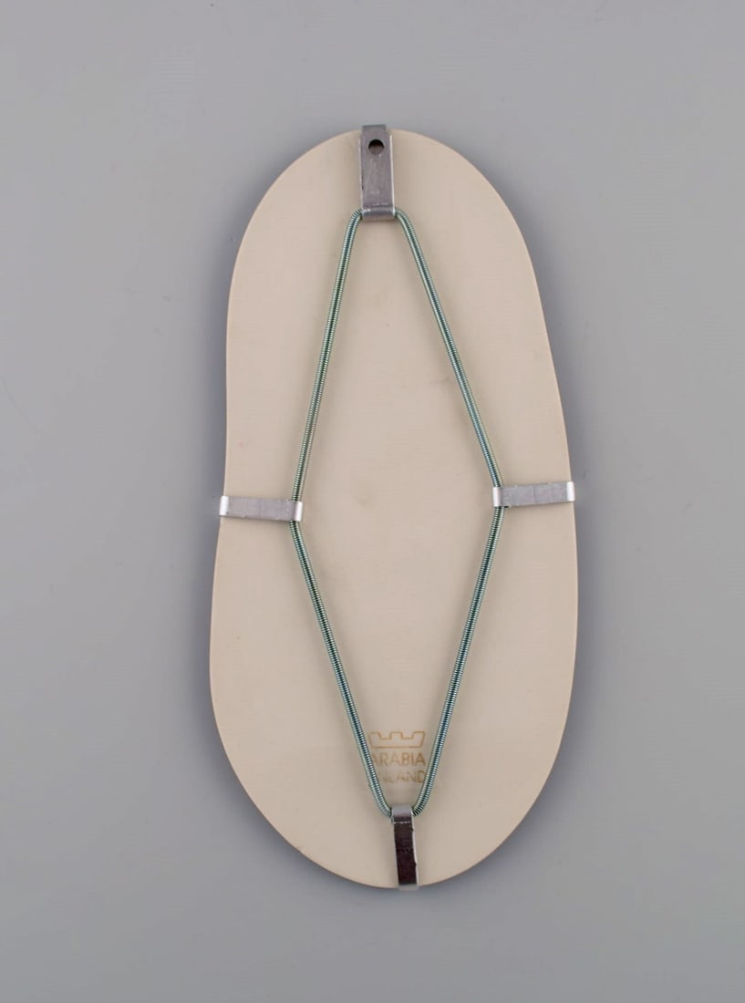 Helja Liukko-Sundstrom (b. 1938) for Arabia. Glazed faience wall plaque with hand-painted flowers. - 6