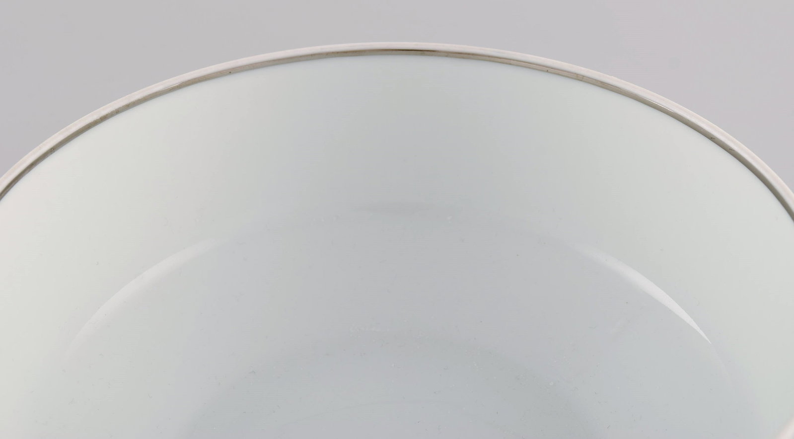 Tapio Wirkkala for Rosenthal. Rare Modulation bowl in fluted porcelain. Platinum Detail. Classic and - 4