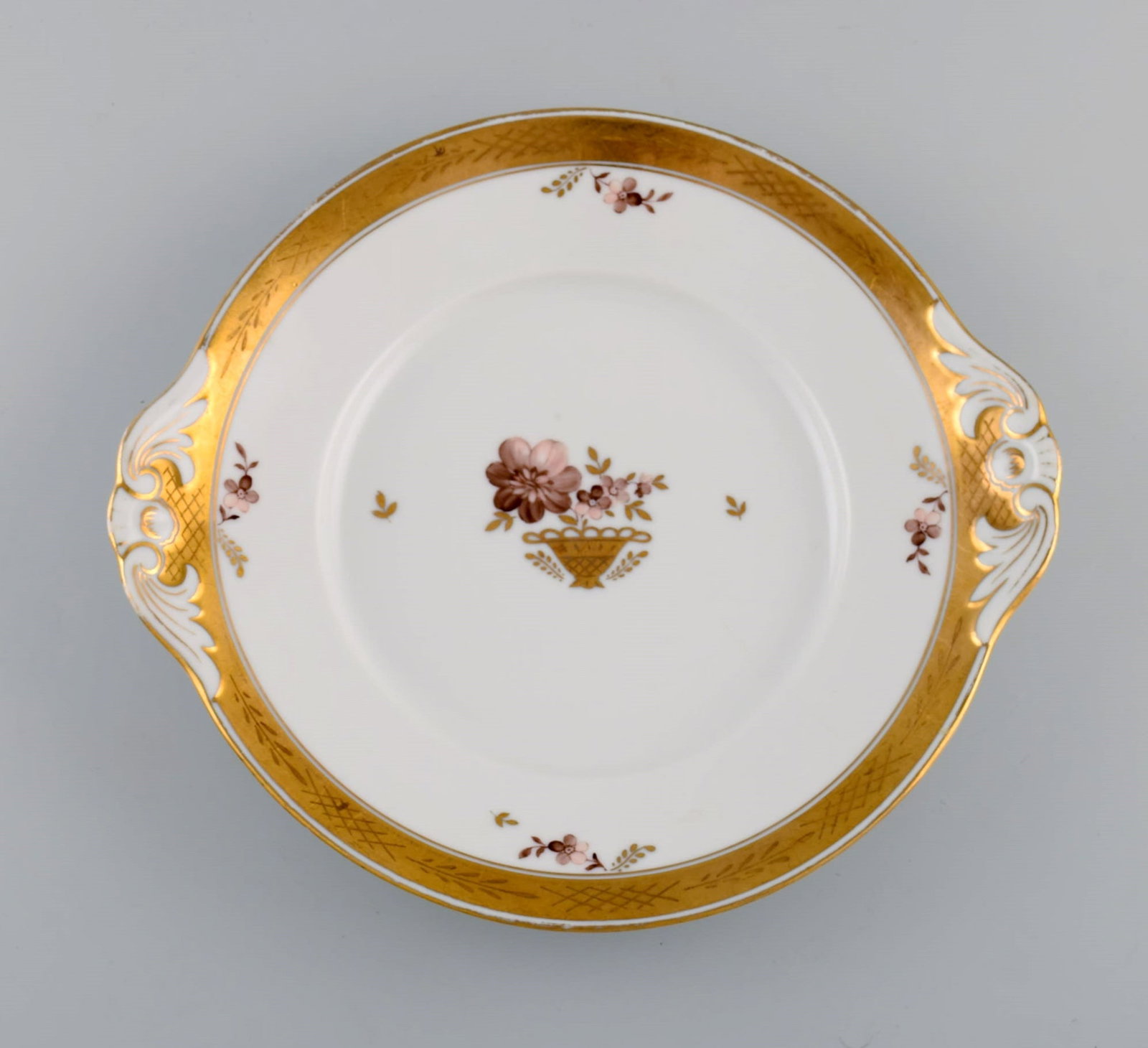Three Royal Copenhagen Golden Basket dishes in porcelain with flowers and gold decoration. Early - 3