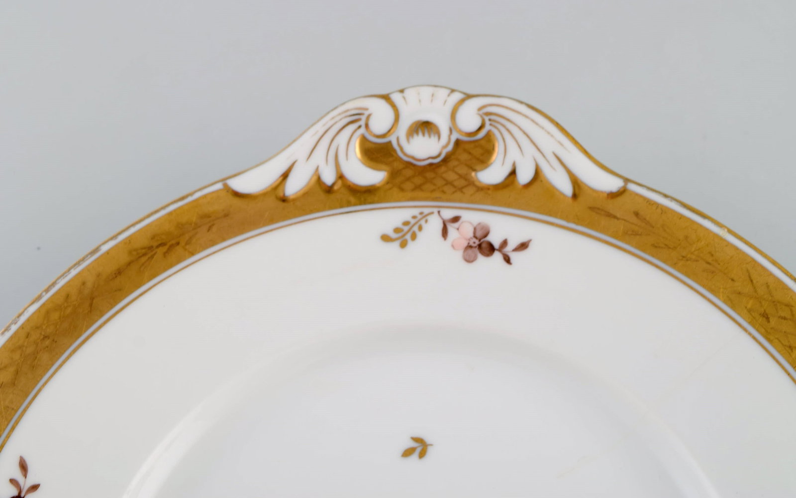 Three Royal Copenhagen Golden Basket dishes in porcelain with flowers and gold decoration. Early - 4