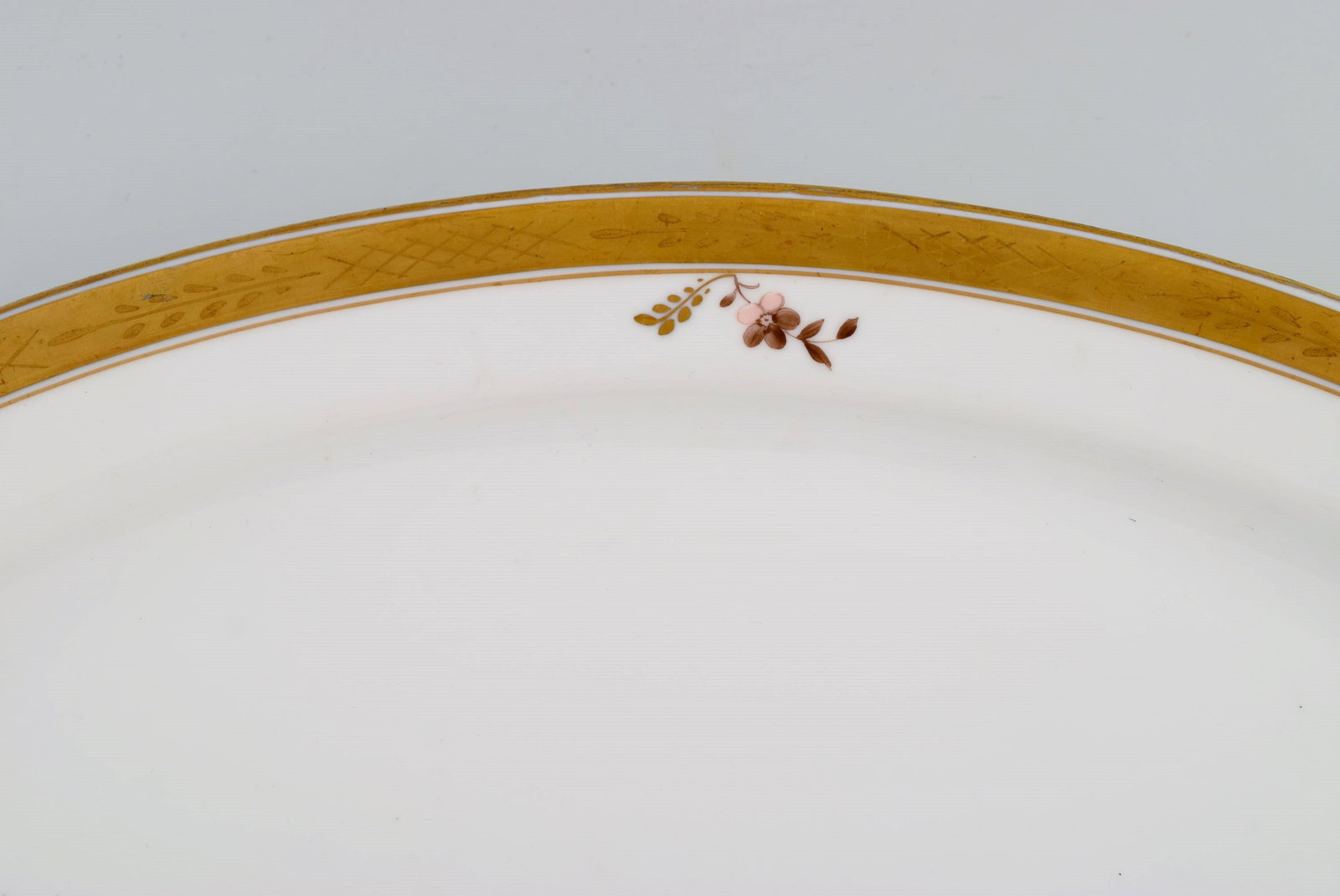 Large oval Royal Copenhagen Golden Basket serving dish in porcelain with flowers and gold - 4