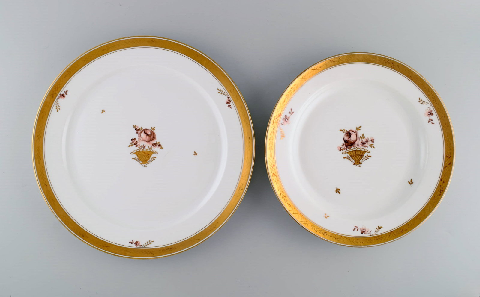 Two round Royal Copenhagen Golden Basket serving dishes in porcelain with flowers and gold (1 of 6)