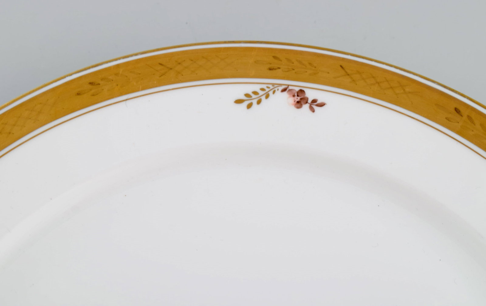 Two round Royal Copenhagen Golden Basket serving dishes in porcelain with flowers and gold - 5