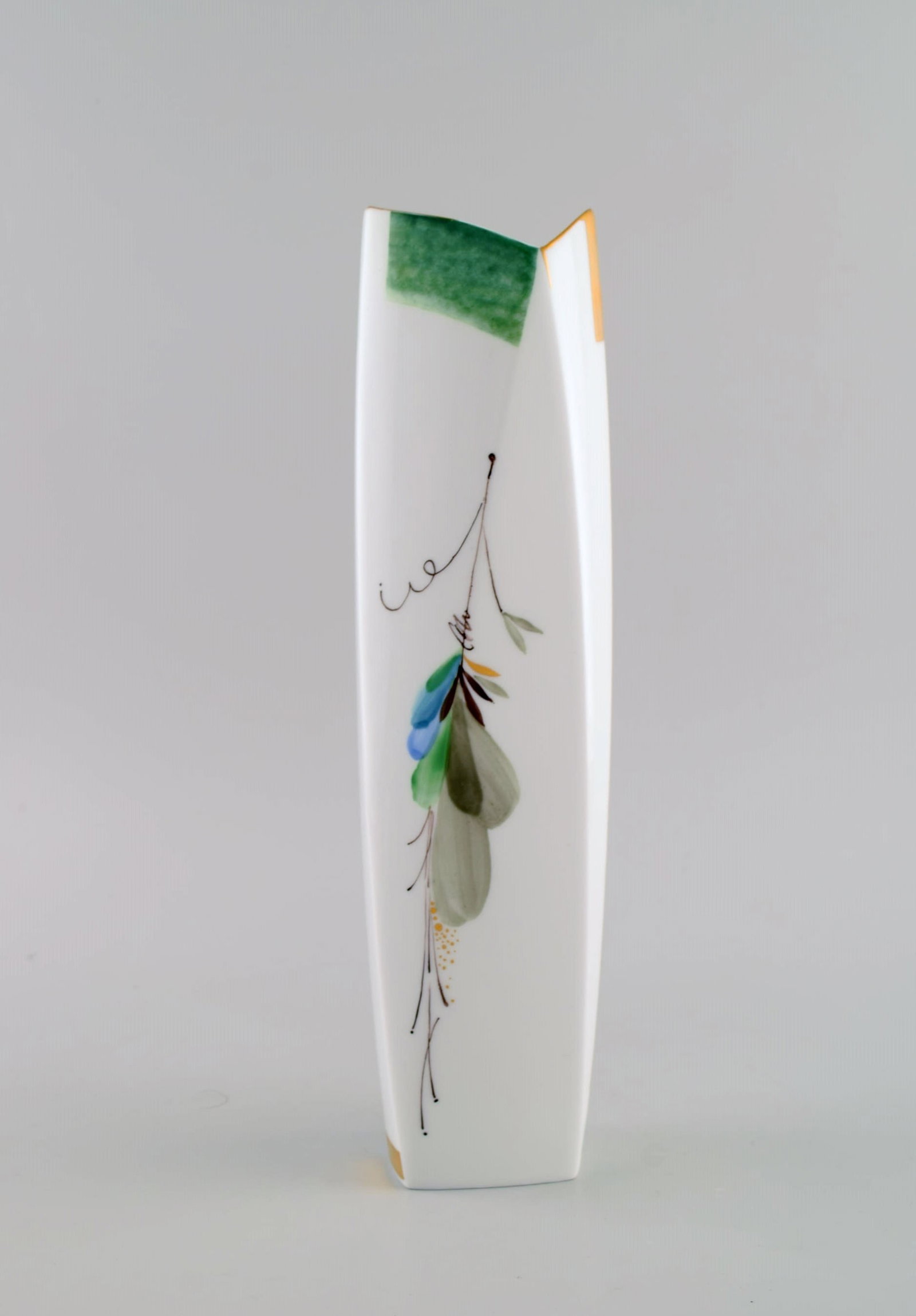 Modernist Cosmopolitan Meissen vase in hand-painted porcelain. 1970s / 80s. - 2