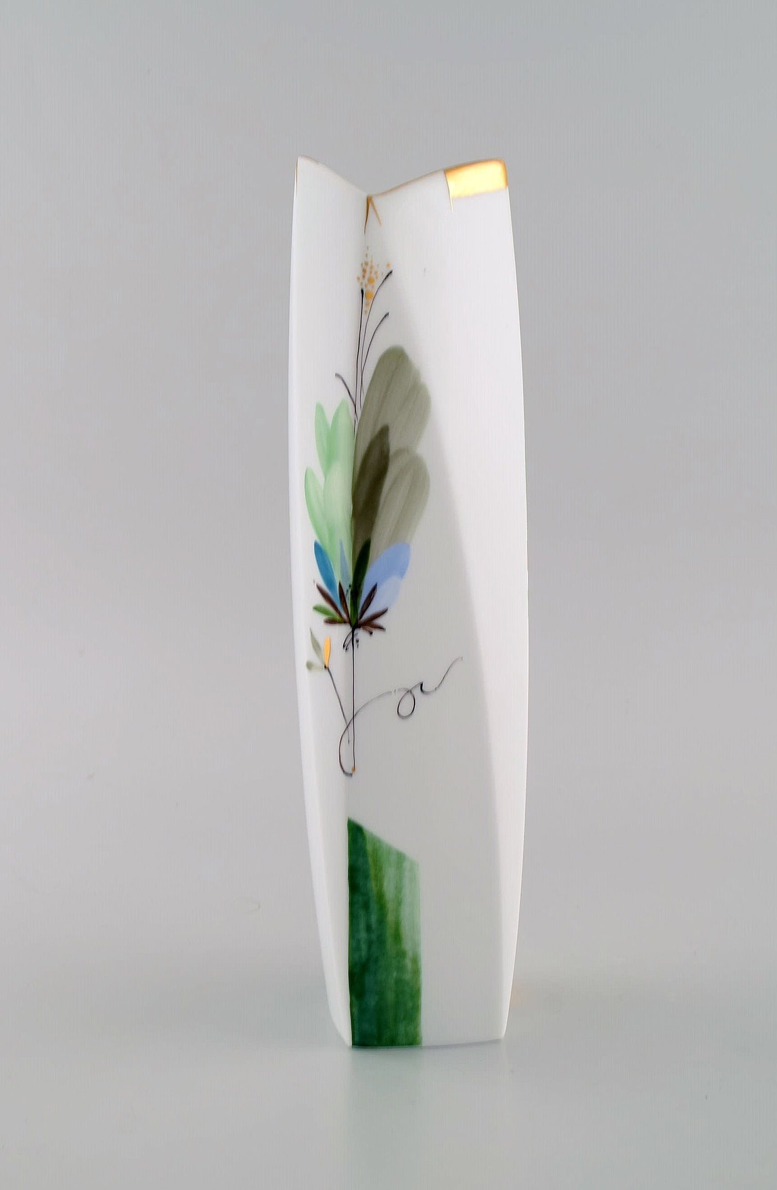 Modernist Cosmopolitan Meissen vase in hand-painted porcelain. 1970s / 80s. - 6