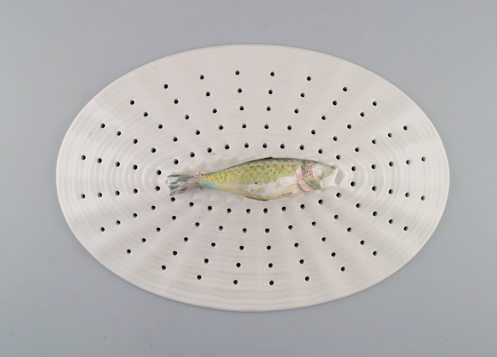 Large Royal Copenhagen fauna danica/flora danica porcelain fish strainer modeled with hand-painted - 2