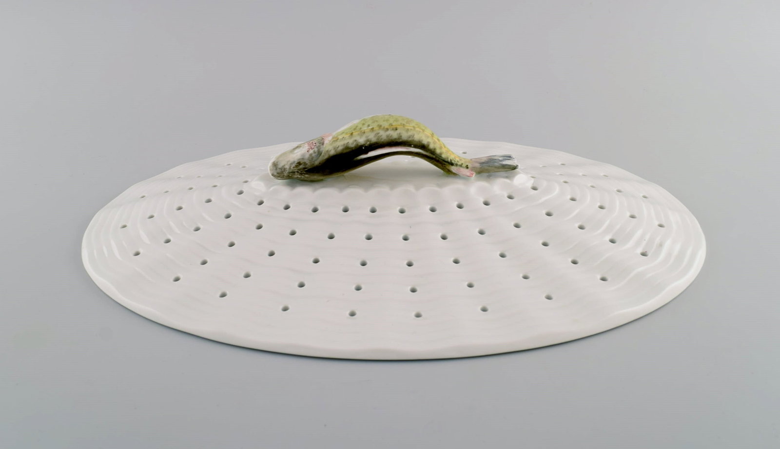 Large Royal Copenhagen fauna danica/flora danica porcelain fish strainer modeled with hand-painted - 4