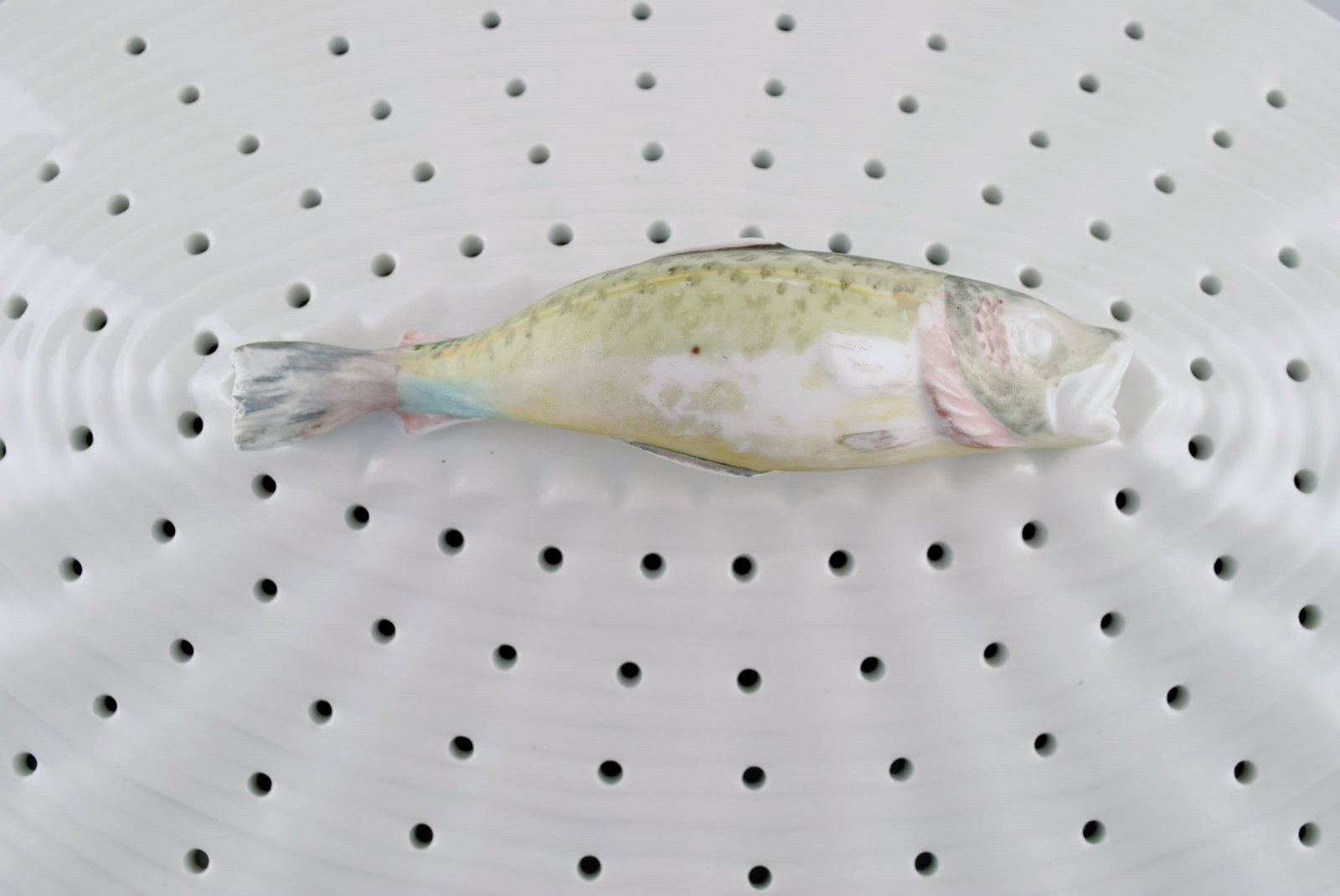 Large Royal Copenhagen fauna danica/flora danica porcelain fish strainer modeled with hand-painted - 5