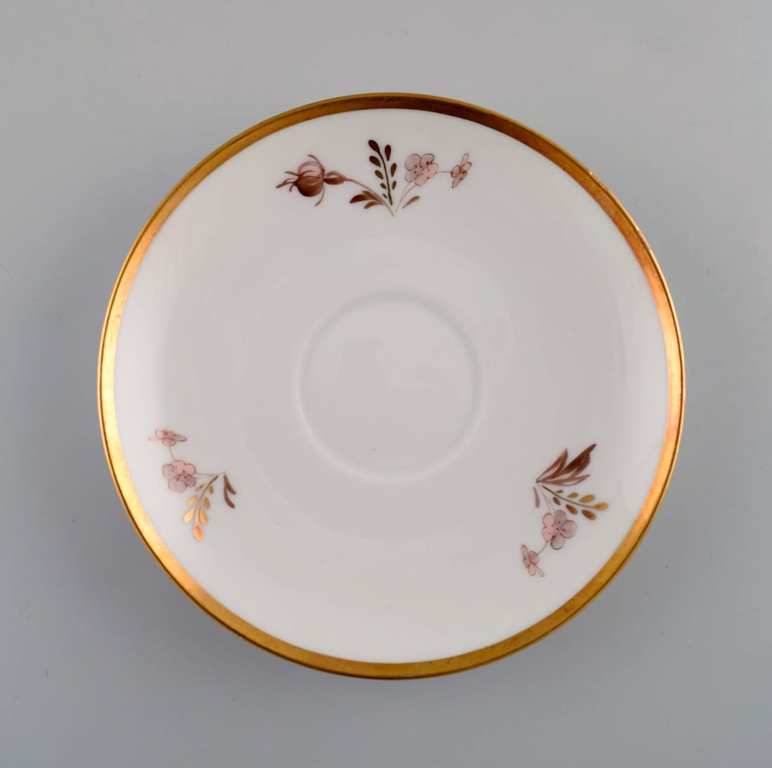 Four Royal Copenhagen Brown Rose teacups with saucers. 1930s. Model number 688/9186. - 5