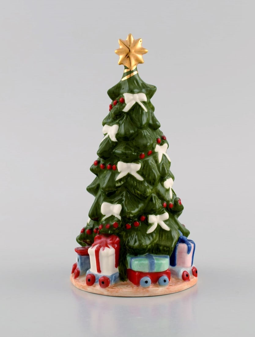 Royal Copenhagen porcelain figurine. The Annual Christmas Tree. 2018. - 3