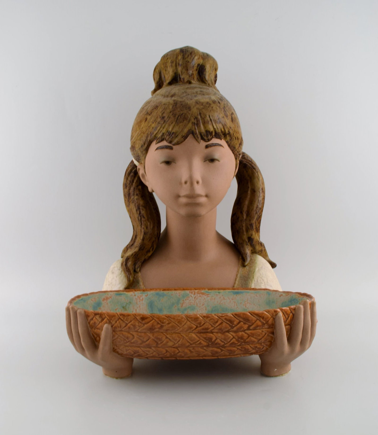 Lladro, Spain. Very large sculpture in glazed ceramics. Girl with bowl. 1970s / 80s.: Title: Lladro, Spain. Very large sculpture in glazed ceramics. Girl with bowl. 1970s / 80s. Description: Lladro, Spain. Very large sculpture in glazed ceramics. Girl with bowl. 1970s / 80s. Measures: 