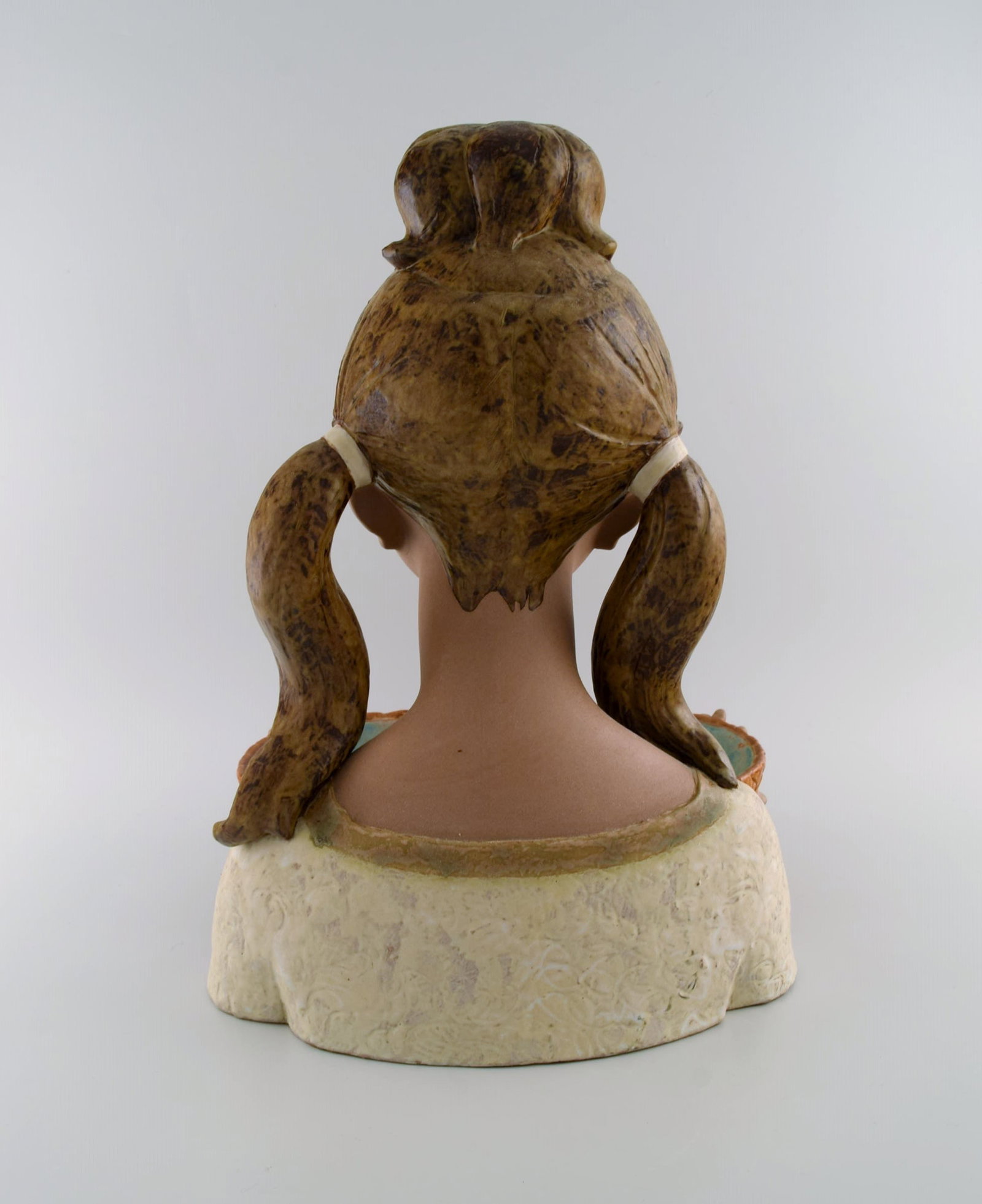 Lladro, Spain. Very large sculpture in glazed ceramics. Girl with bowl. 1970s / 80s. - 6