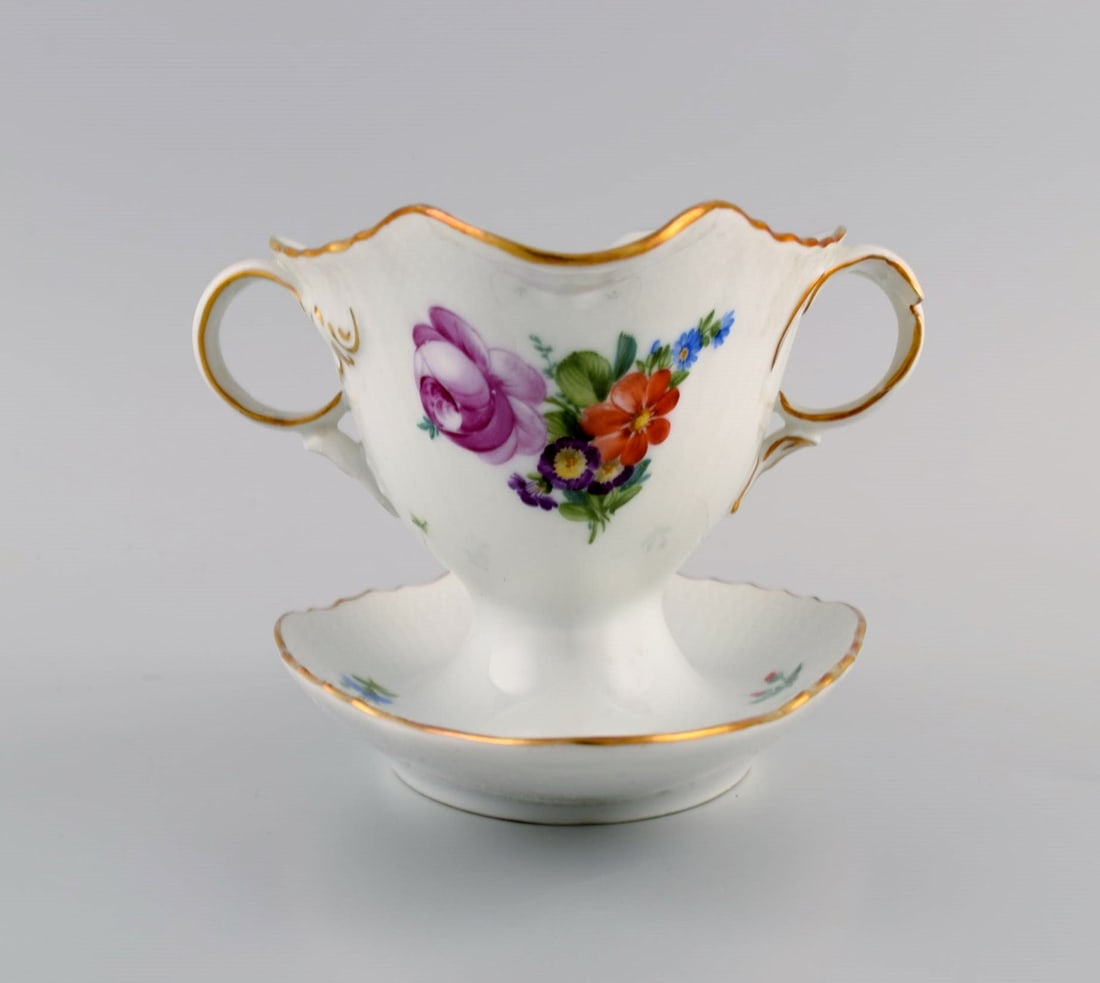 Royal Copenhagen Saxon Flower sauce boat in hand-painted porcelain with flowers and gold decoration. - 4
