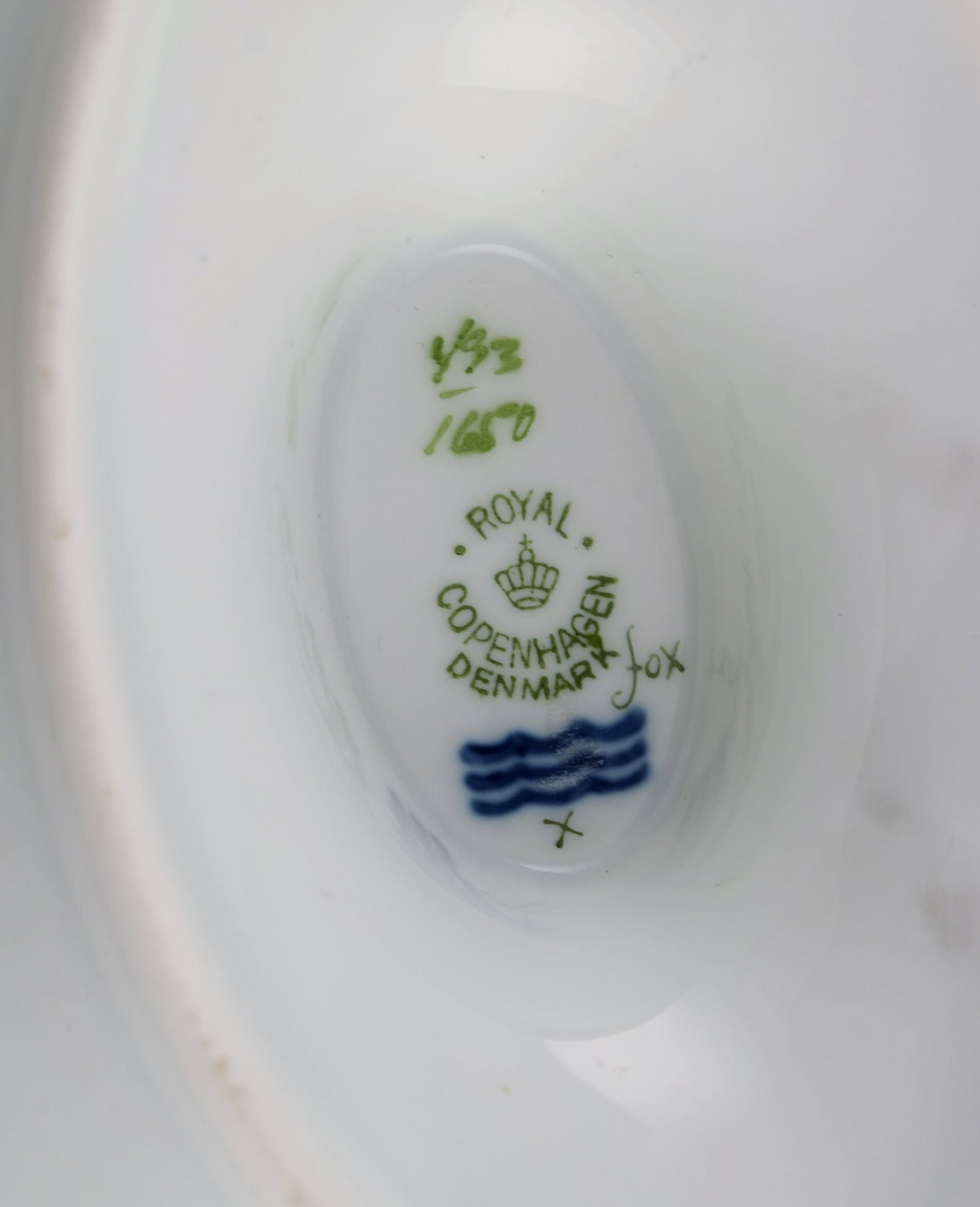 Royal Copenhagen Saxon Flower sauce boat in hand-painted porcelain with flowers and gold decoration. - 6