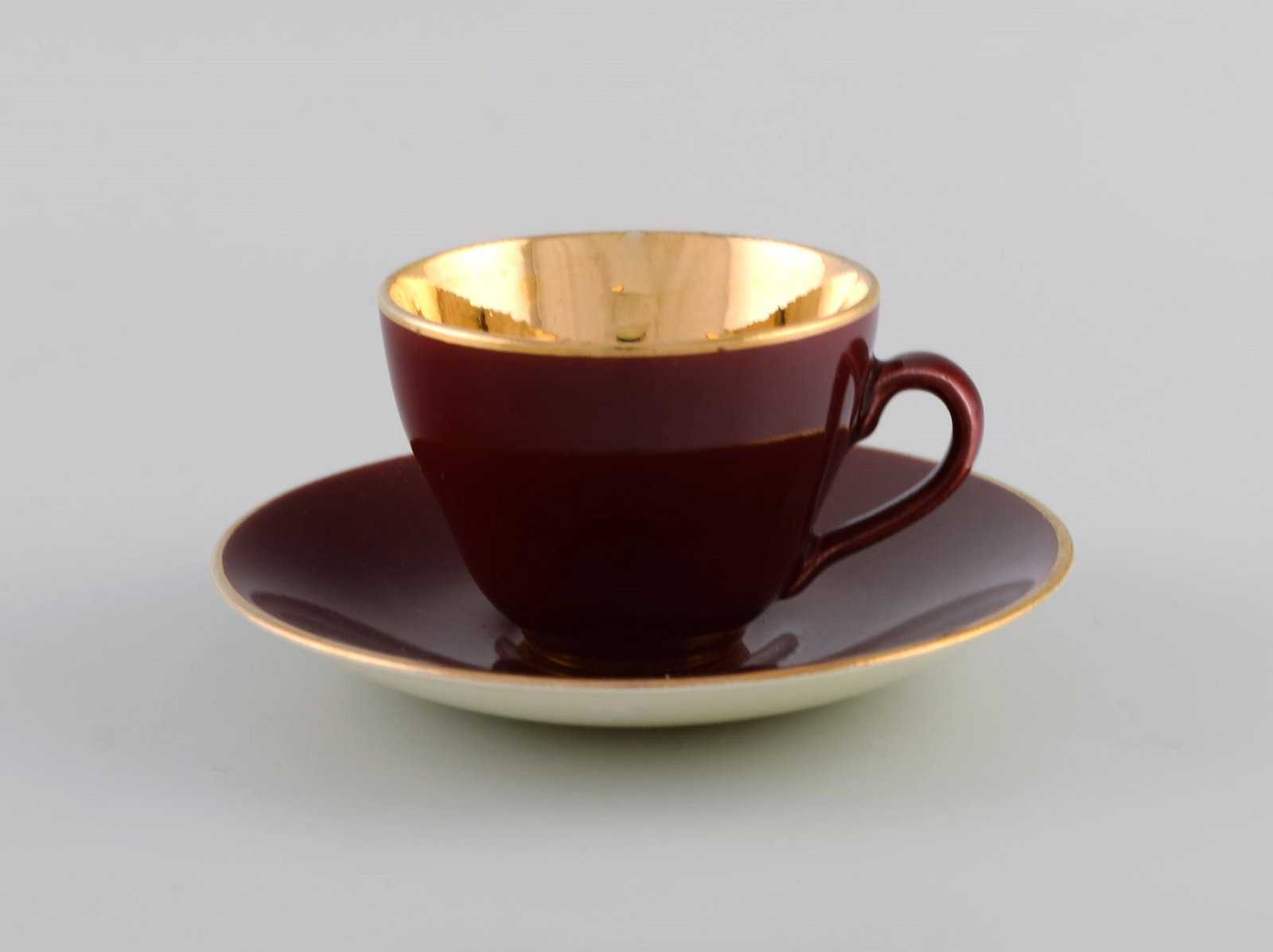Four Royal Copenhagen / Aluminia Confetti mocha cups with saucers in glazed faience with interior - 3