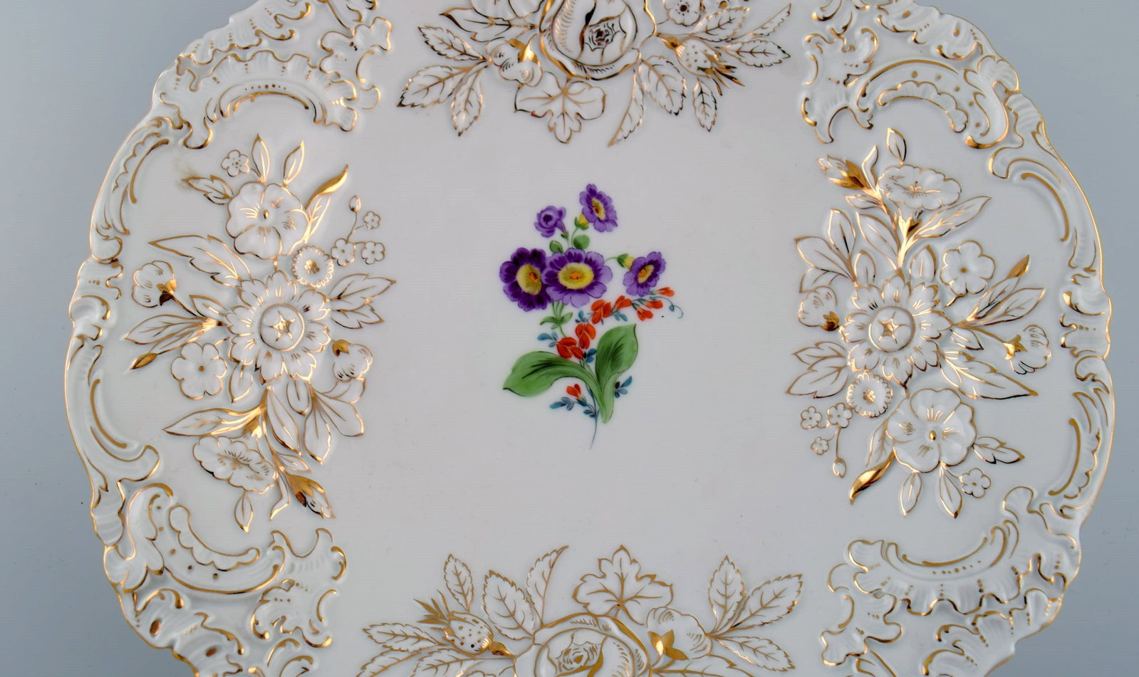 Antique Meissen porcelain bowl with hand-painted flowers and gold decoration. Early 20th century. - 3