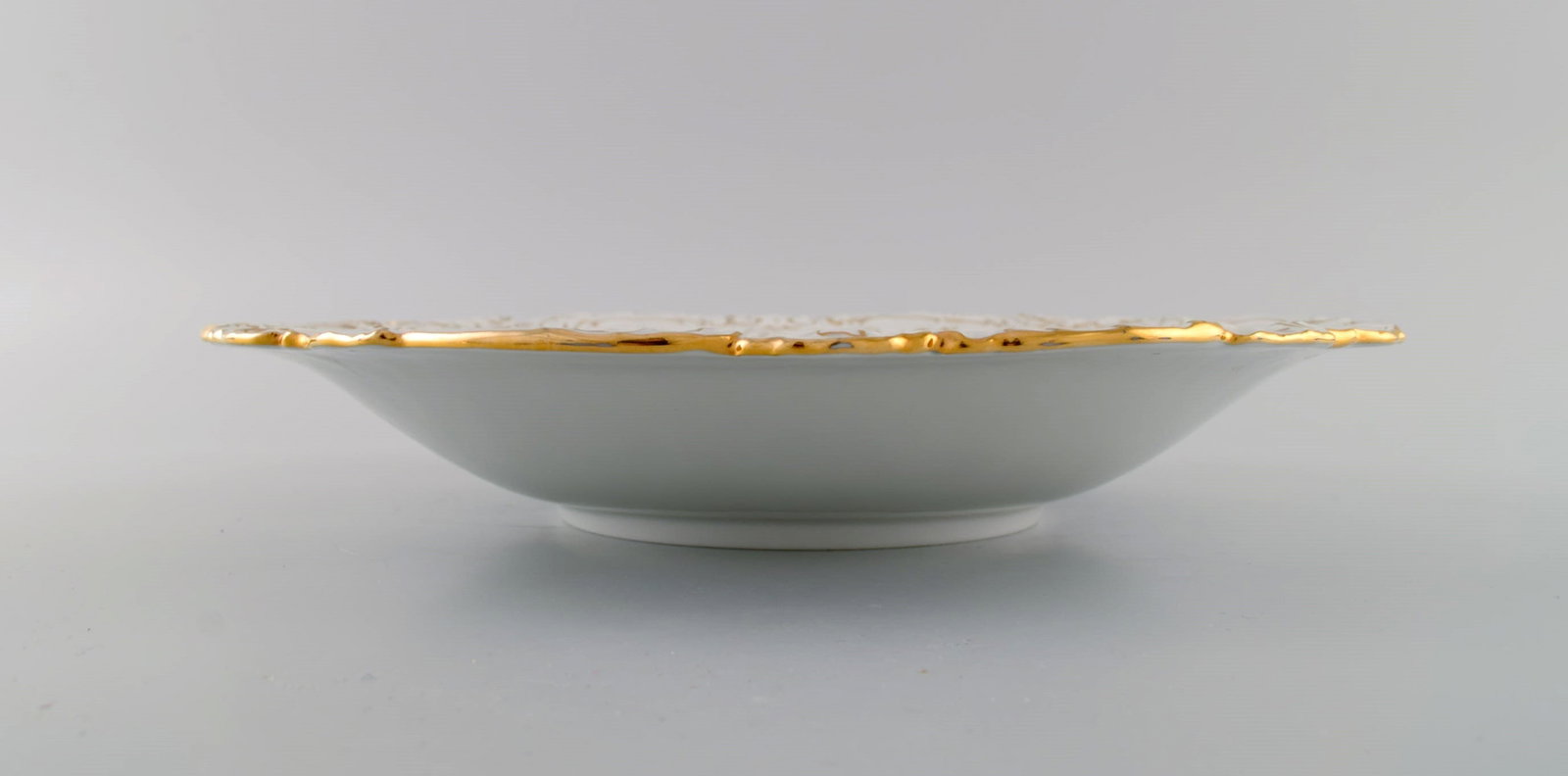 Antique Meissen porcelain bowl with hand-painted flowers and gold decoration. Early 20th century. - 5