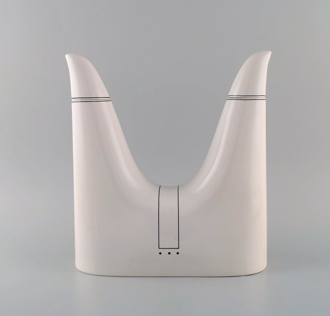 Heide Warlamis for Vienna Collection. Funkis porcelain teapot. Austria, 1980s. (1 of 8)