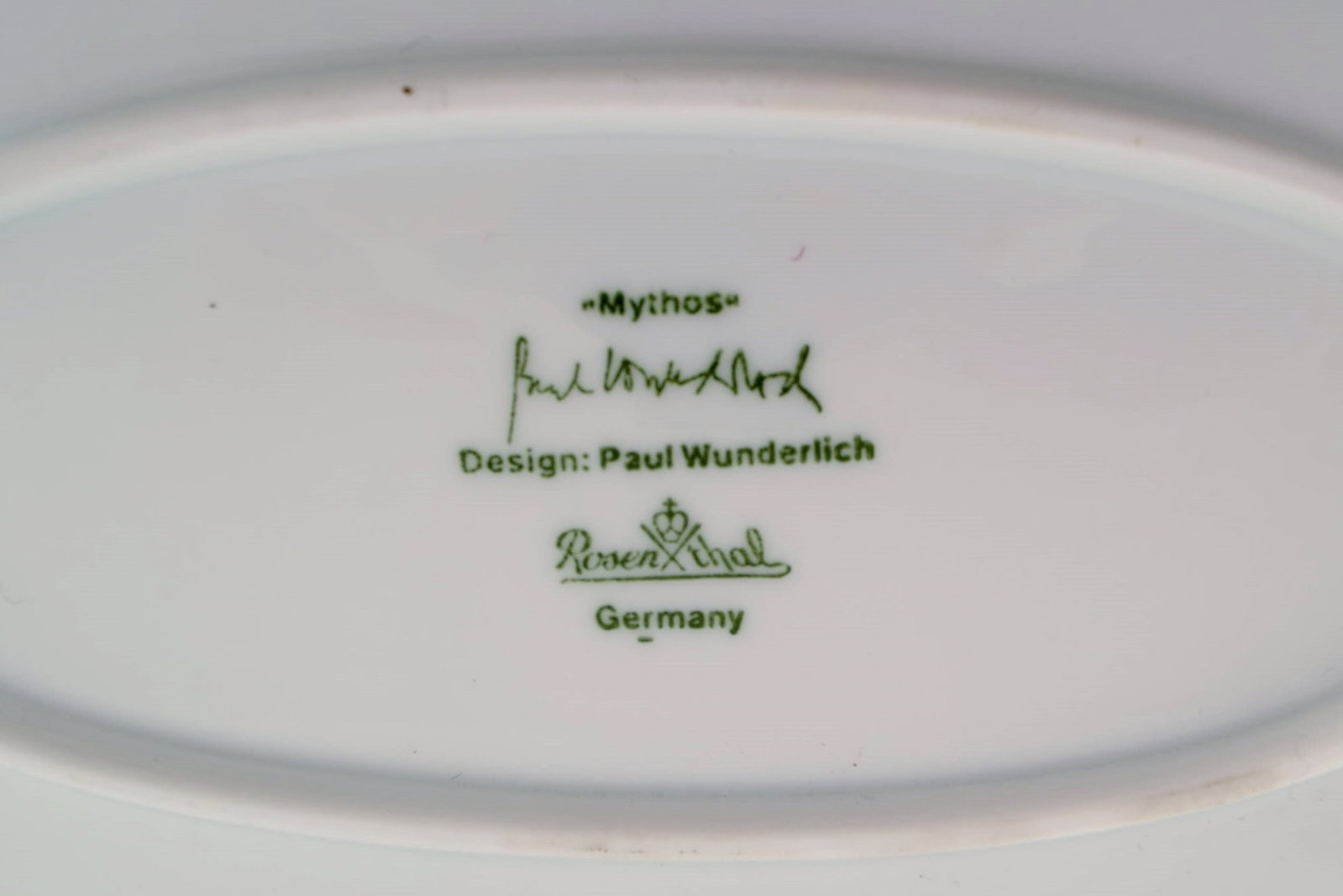 Paul Wunderlich for Rosenthal. Mythos serving dish in porcelain. 1980s / 90s. - 5