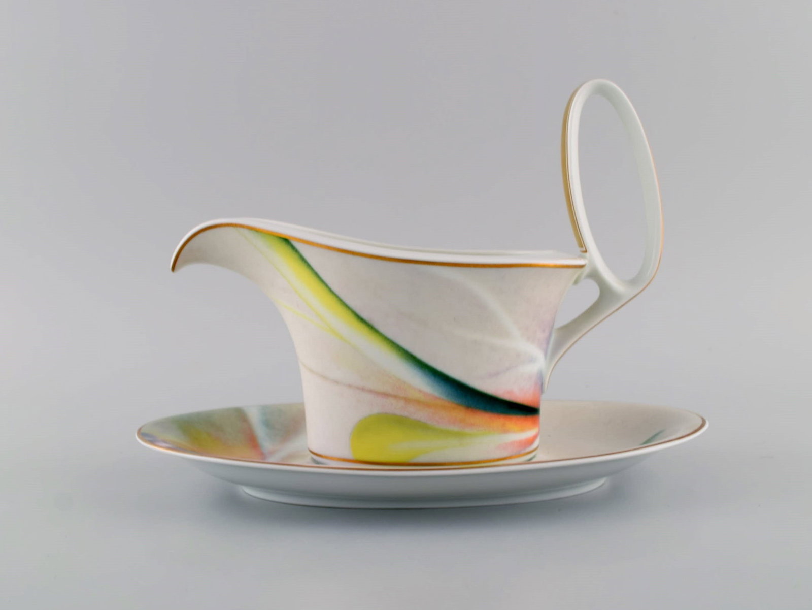 Paul Wunderlich for Rosenthal. Large Mythos sauce boat with saucer in porcelain. 1980 / 90's. (1 of 7)