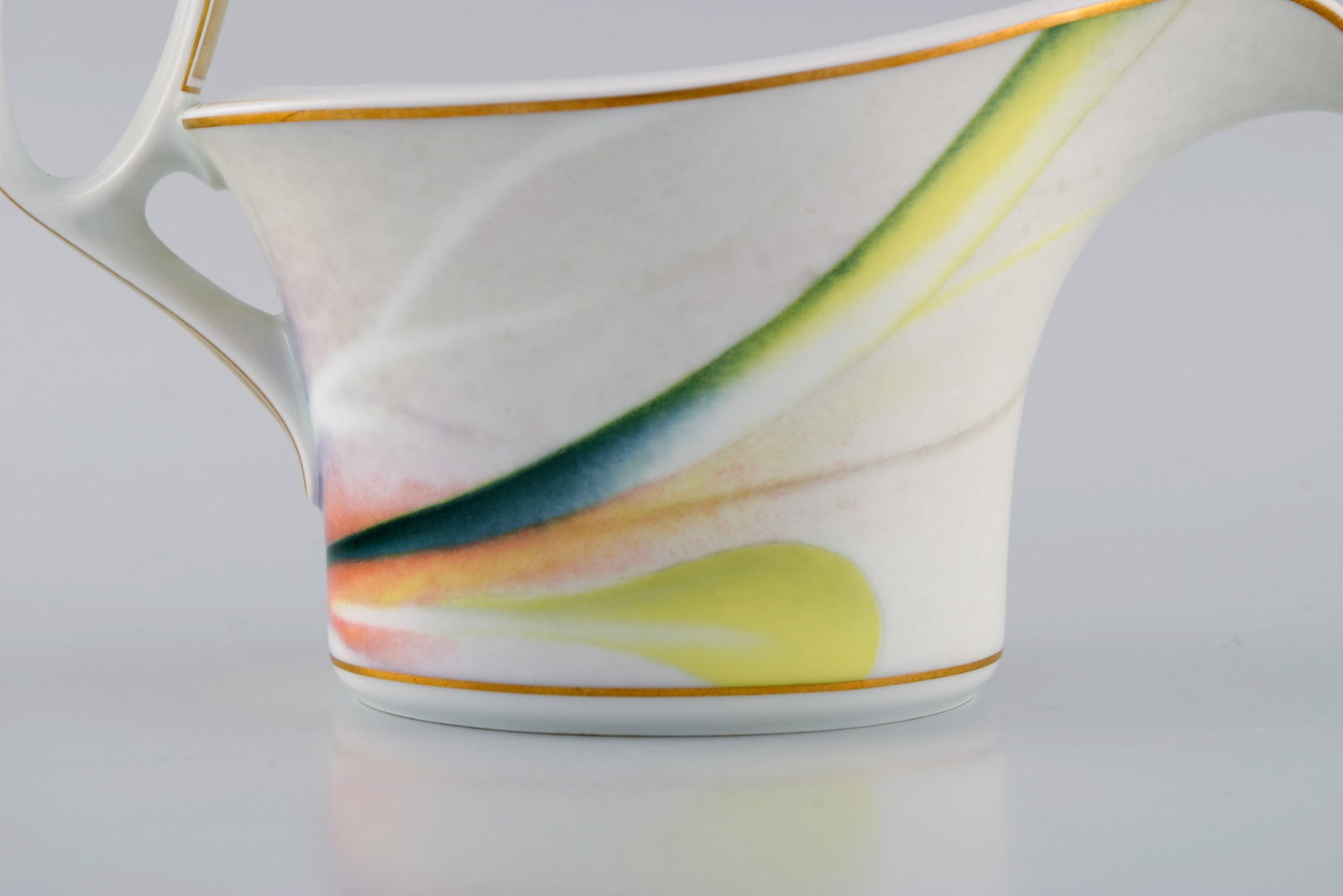 Paul Wunderlich for Rosenthal. Large Mythos sauce boat with saucer in porcelain. 1980 / 90's. - 5