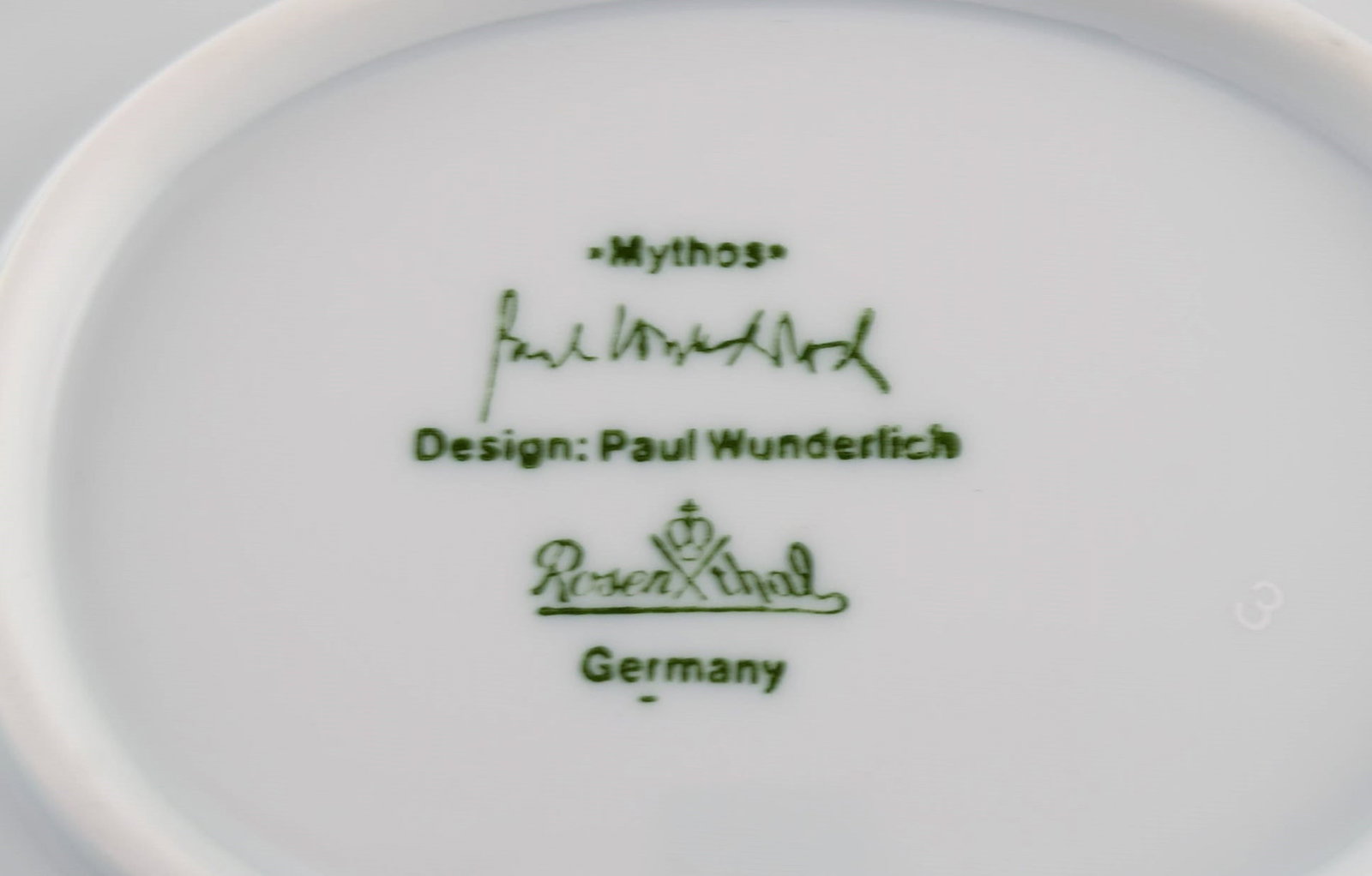 Paul Wunderlich for Rosenthal. Large Mythos sauce boat with saucer in porcelain. 1980 / 90's. - 7