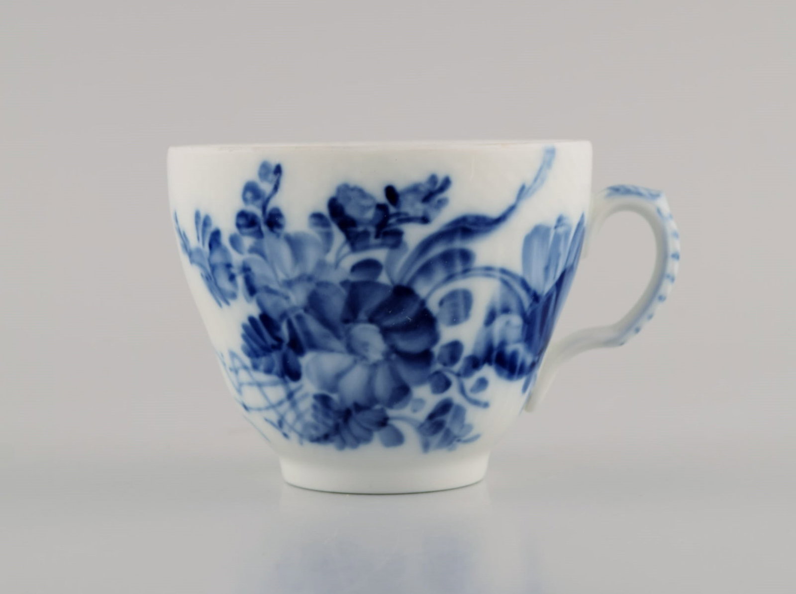 Royal Copenhagen Blue Flower Curved coffee service for ten people. 1980s. Model number 10/1549. - 4