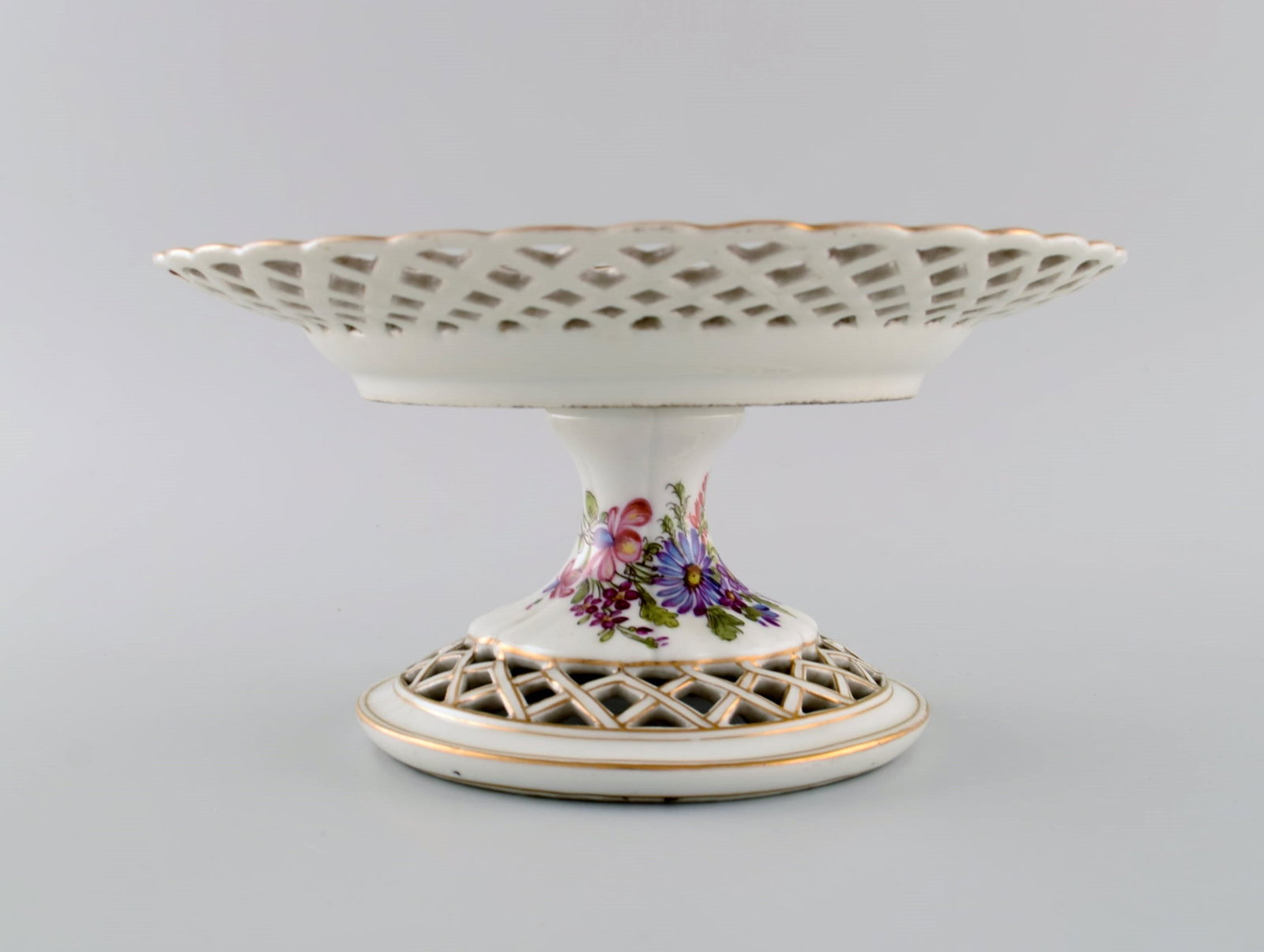 Antique Meissen compote in openwork porcelain with hand-painted flowers, insects and gold - 3