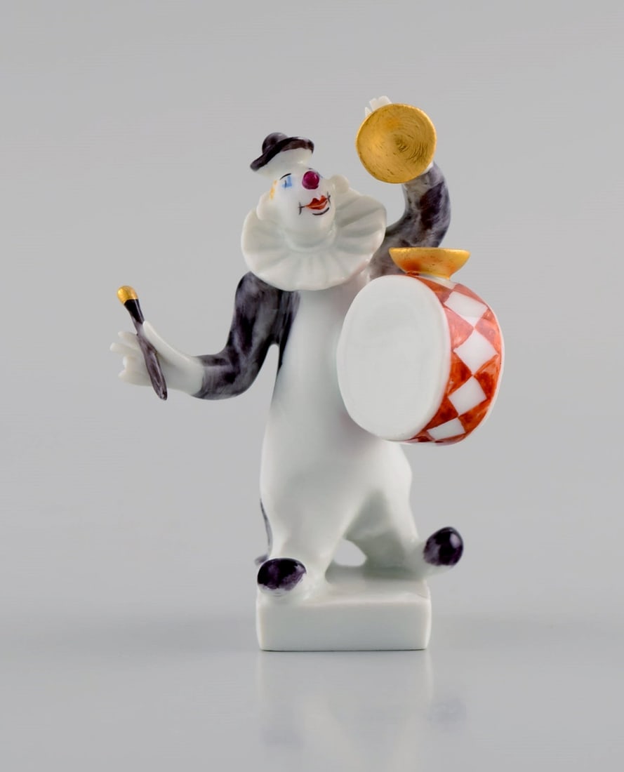 Peter Strang (b.1936) for Meissen. Figure in hand-painted porcelain. Drummer from the clown - 2