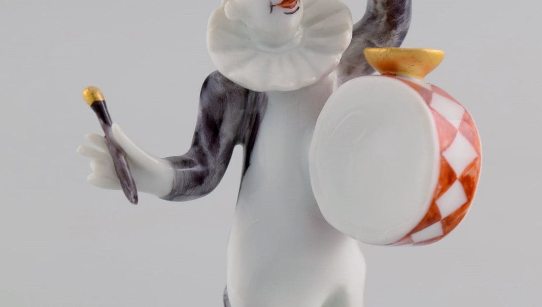 Peter Strang (b.1936) for Meissen. Figure in hand-painted porcelain. Drummer from the clown - 7