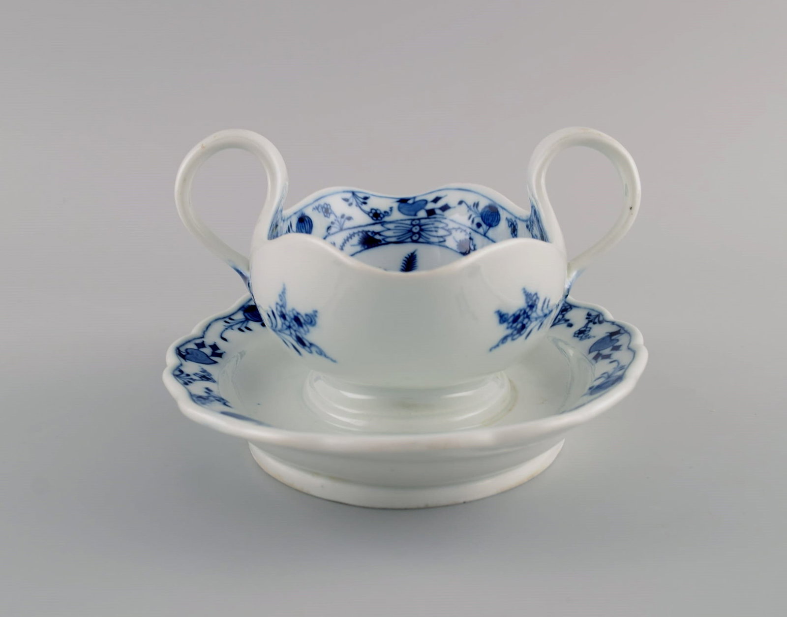 Antique Meissen Blue Onion sauce bowl in hand-painted porcelain. Late 19th century. - 6