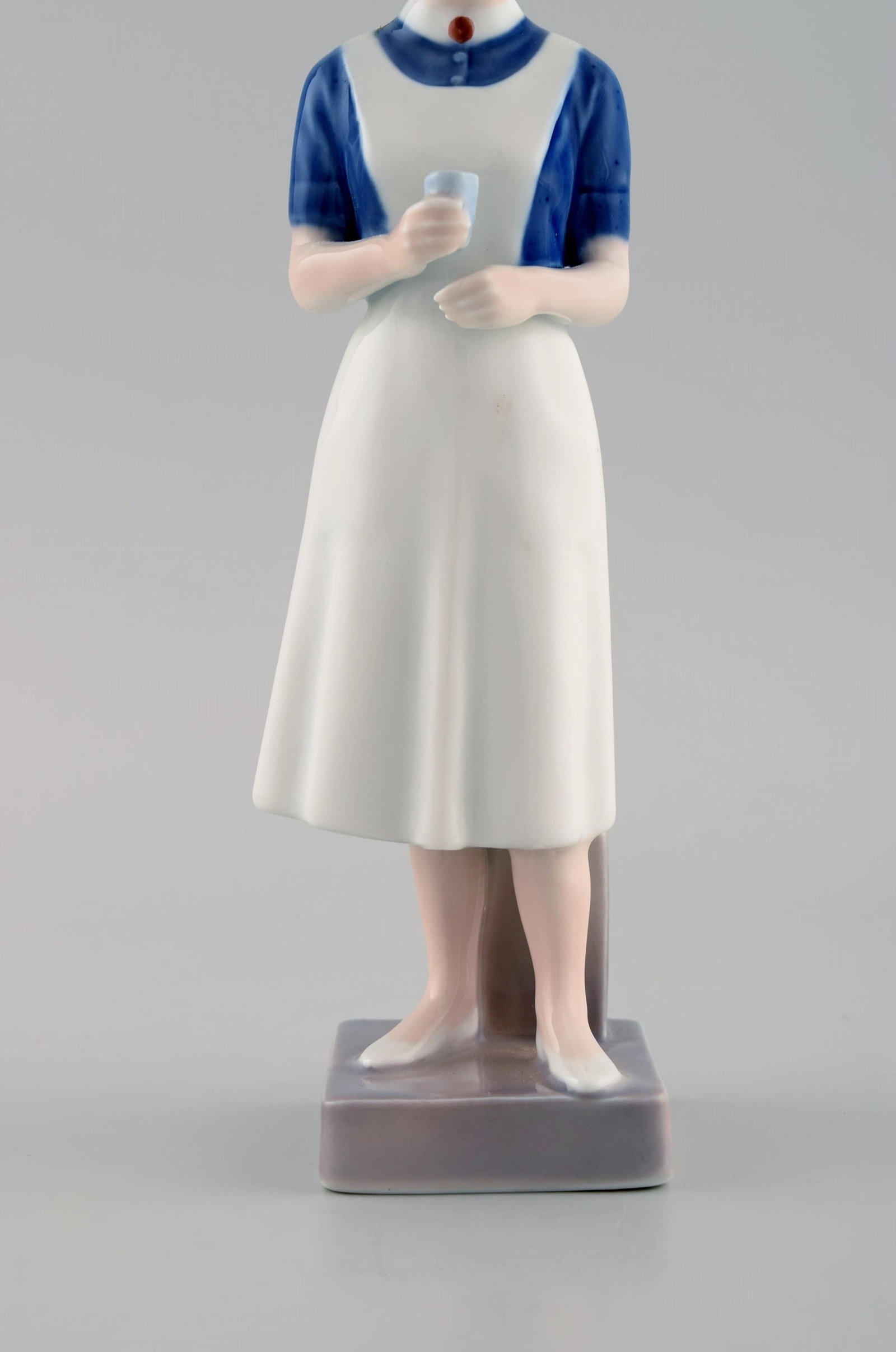 Royal Copenhagen porcelain figurine. Nurse. Model 4507. Dated 1969-1974. - 4