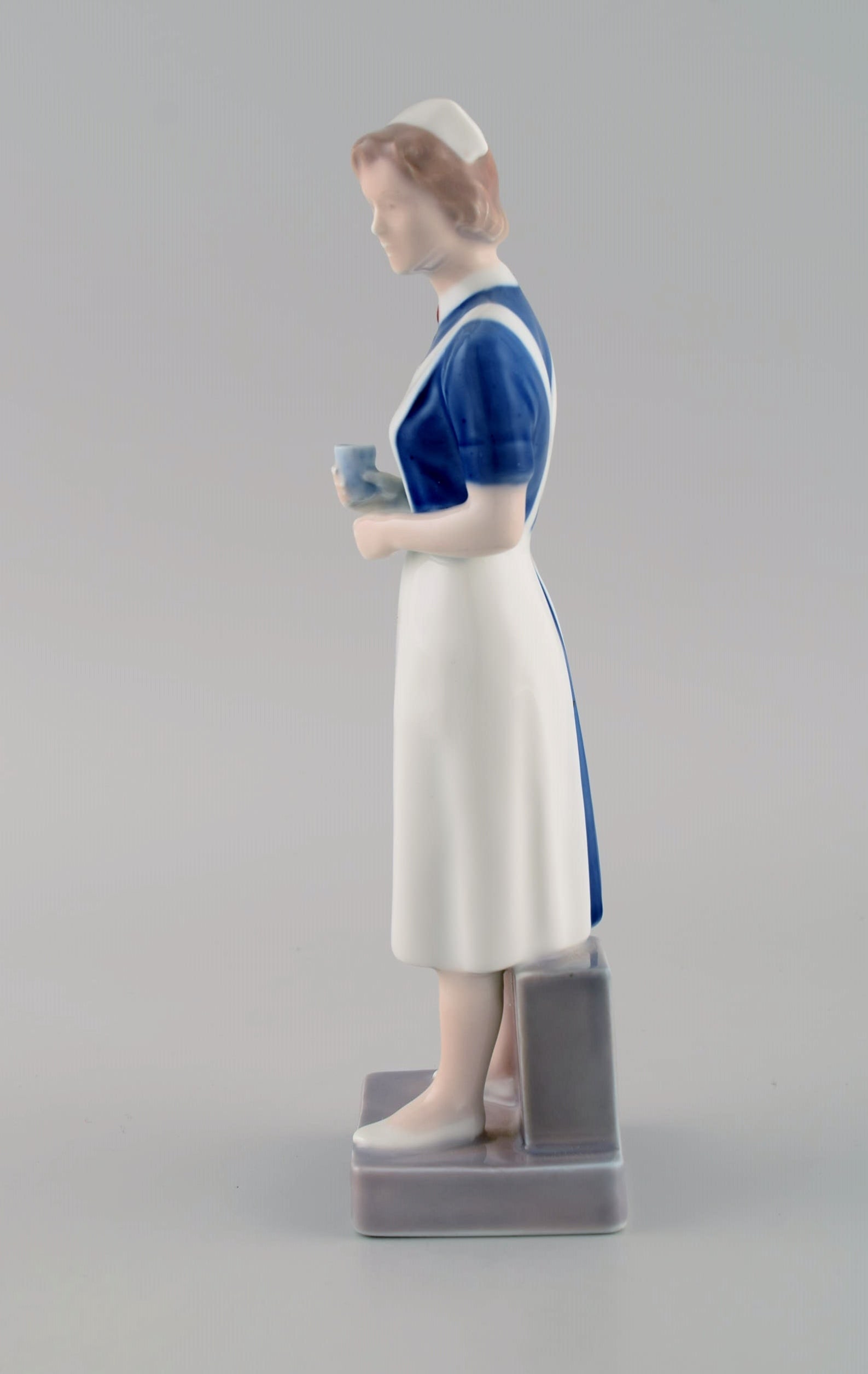 Royal Copenhagen porcelain figurine. Nurse. Model 4507. Dated 1969-1974. - 5