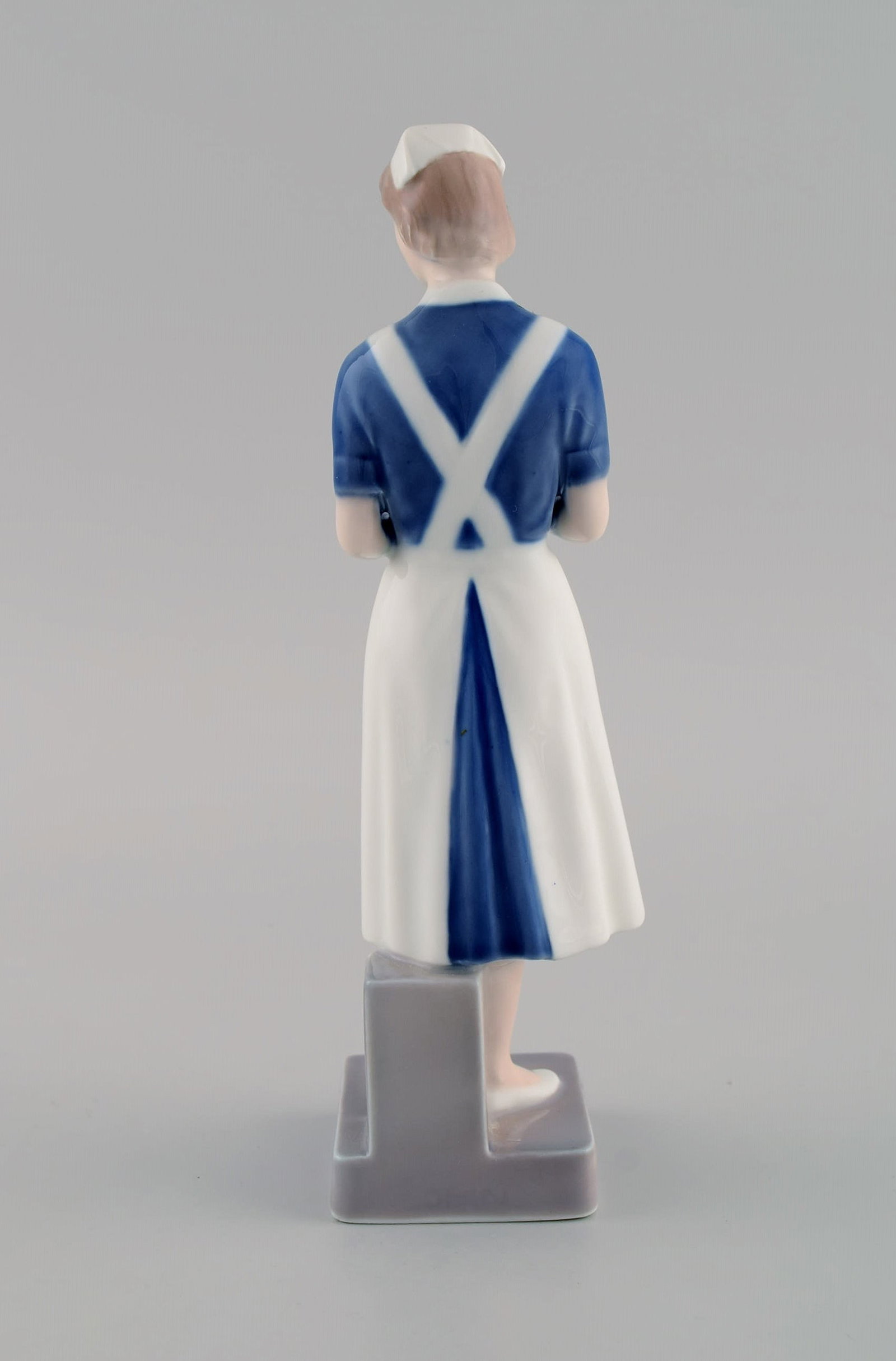 Royal Copenhagen porcelain figurine. Nurse. Model 4507. Dated 1969-1974. - 6