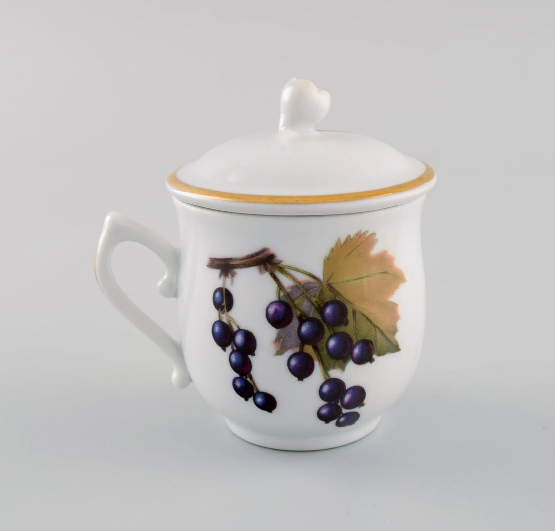Royal Worcester, England. Four Evesham porcelain cream cups decorated with fruits and gold edge. - 5